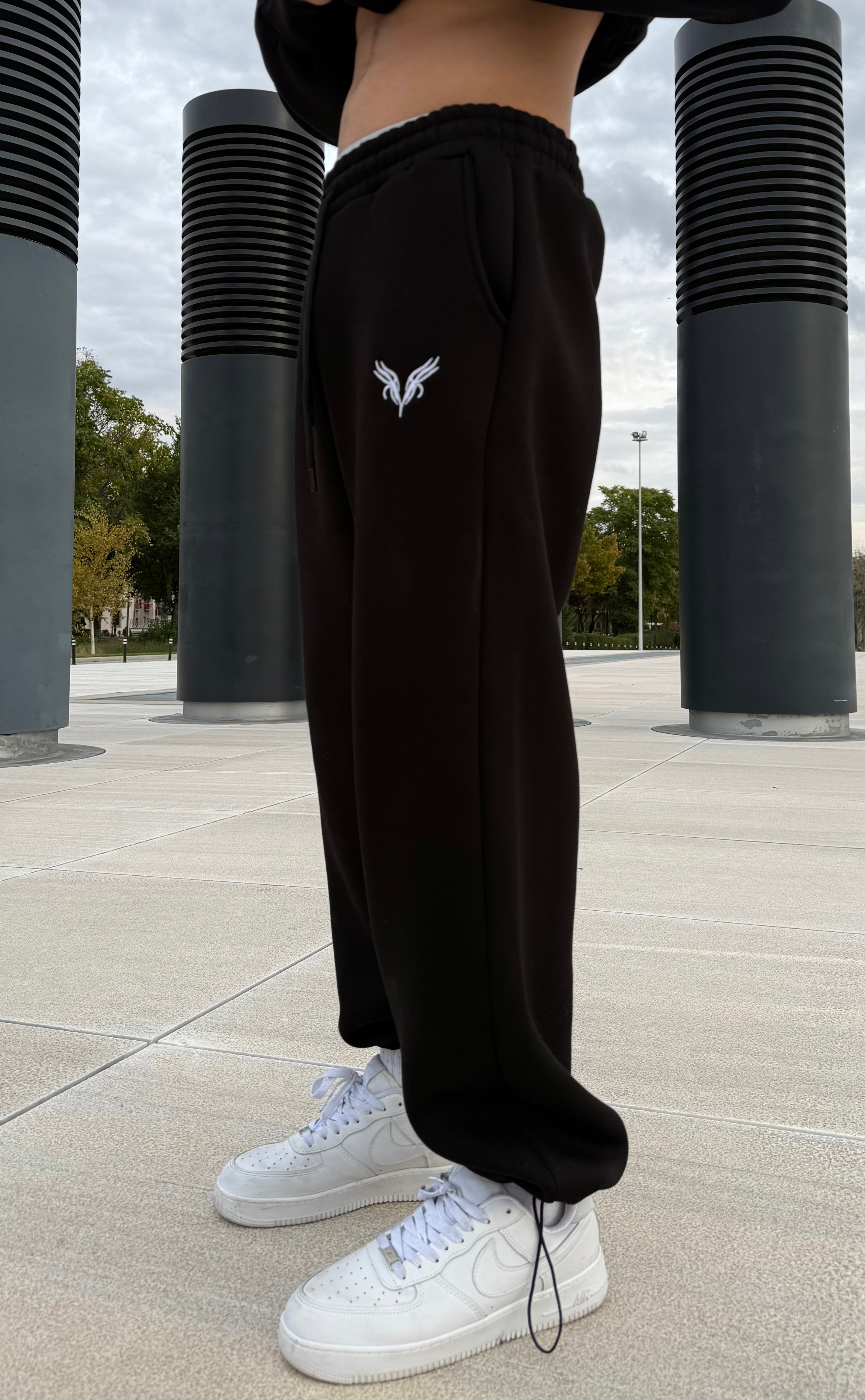 VNM Nakışlı Ayarlanabilir Paça Oversize Eşofman Altı