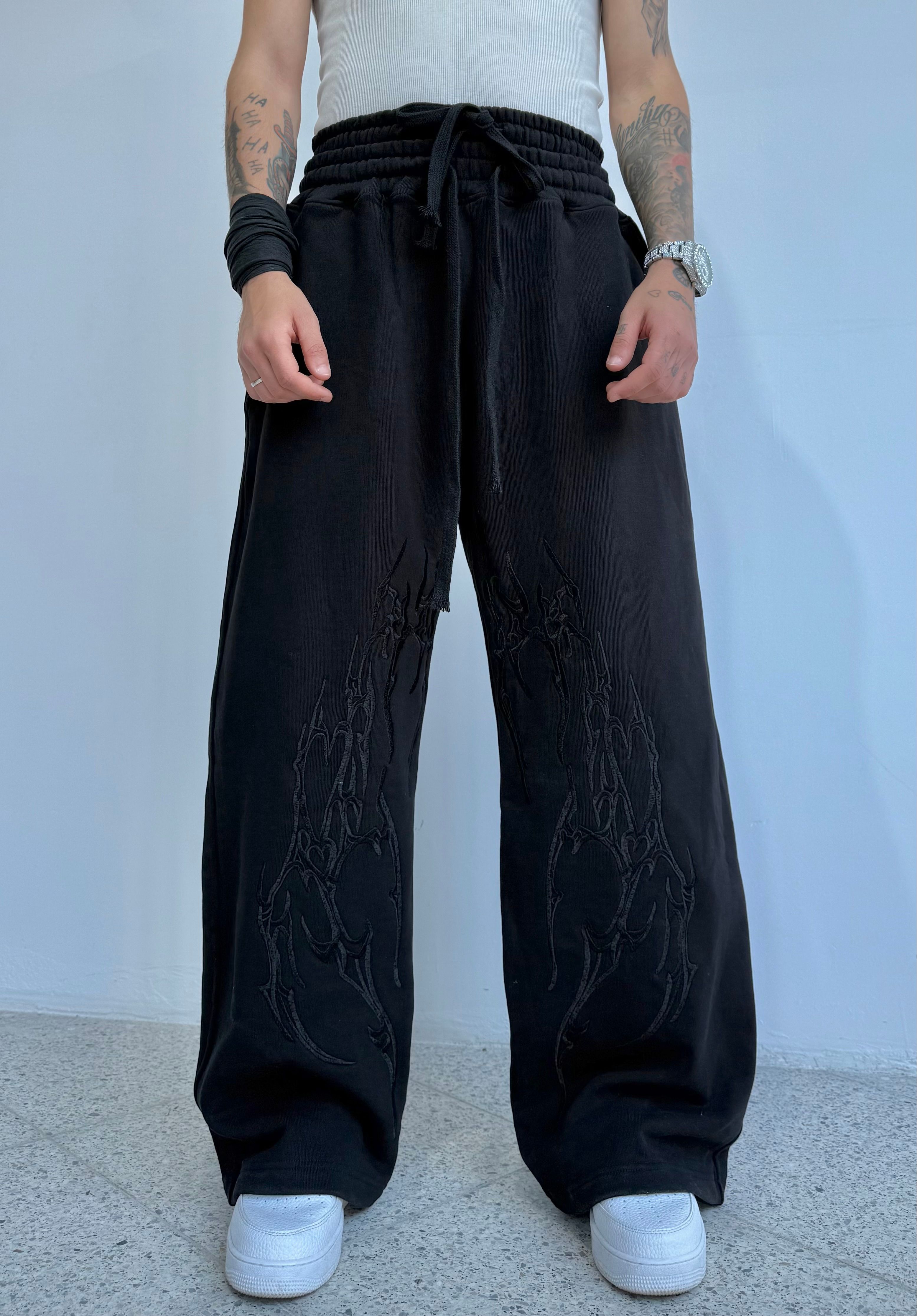 Çift Kemerli Nakışlı Premium Baggy Eşofman - siyah taşlı