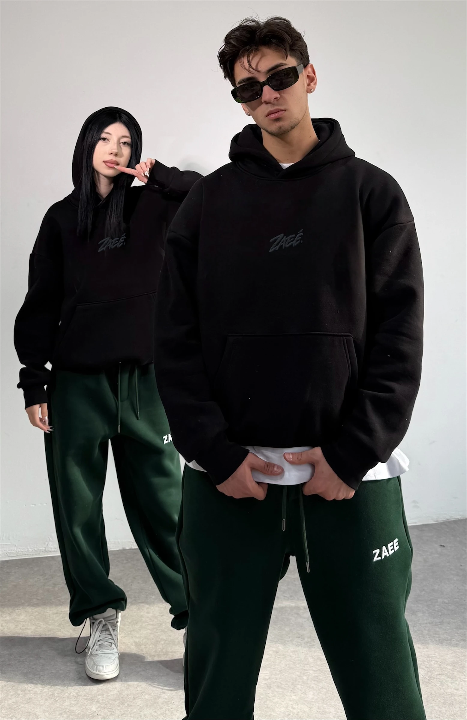 ZAEE Nakışlı Oversize Sweatshirt - Siyah