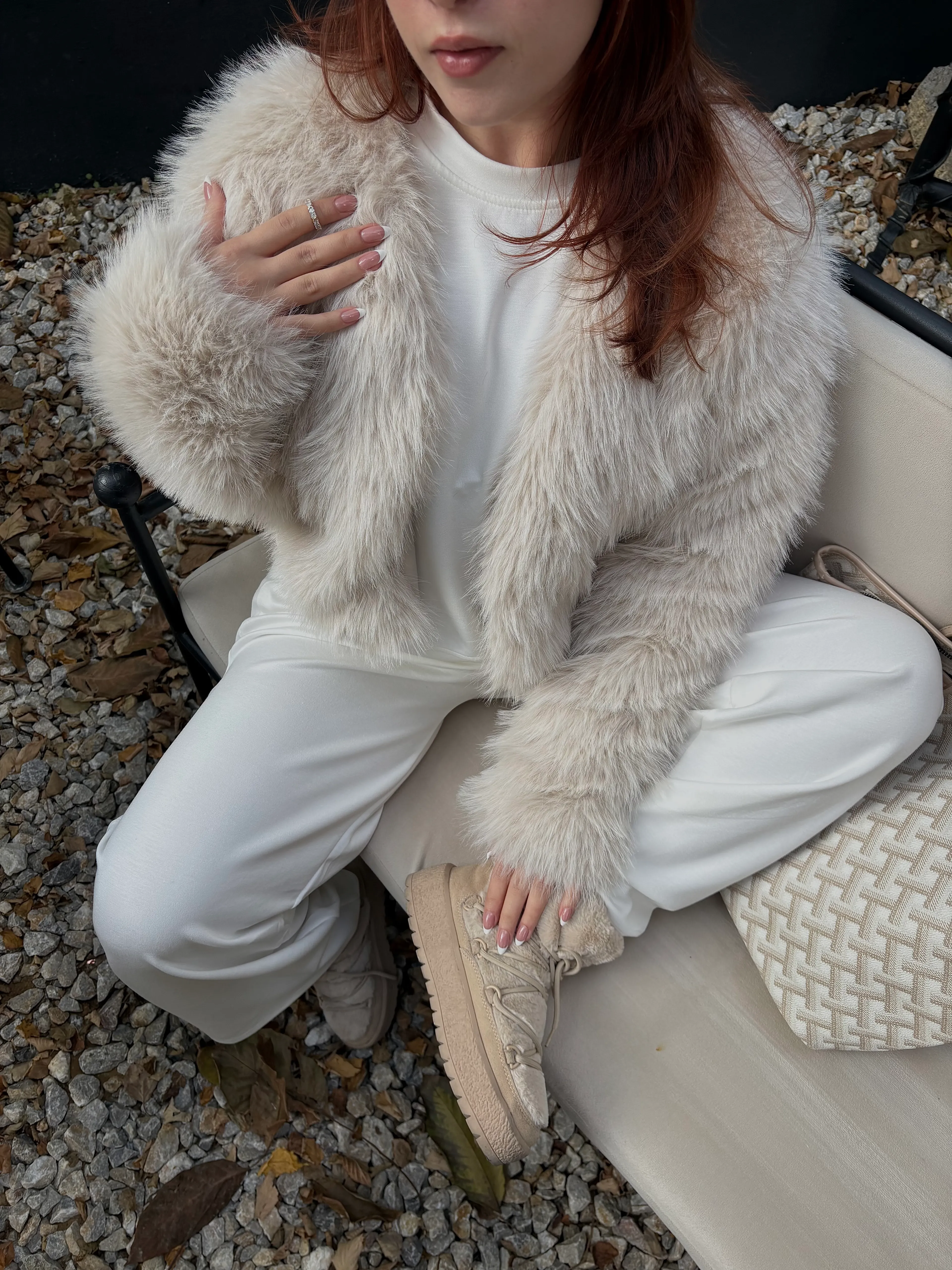 Ekru Peluş Kürk 