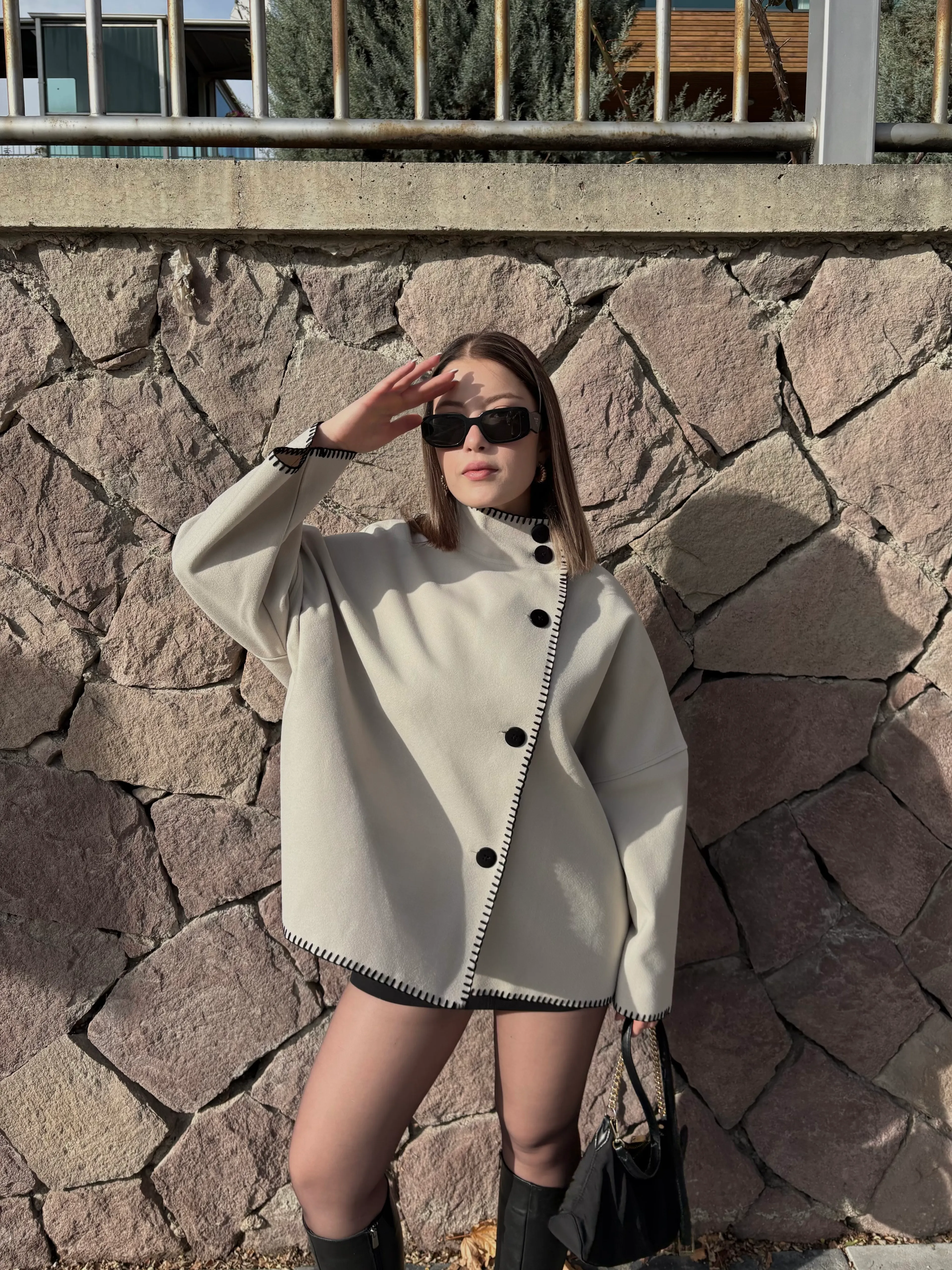 Dik Yaka Kontrast Dikişli Ceket