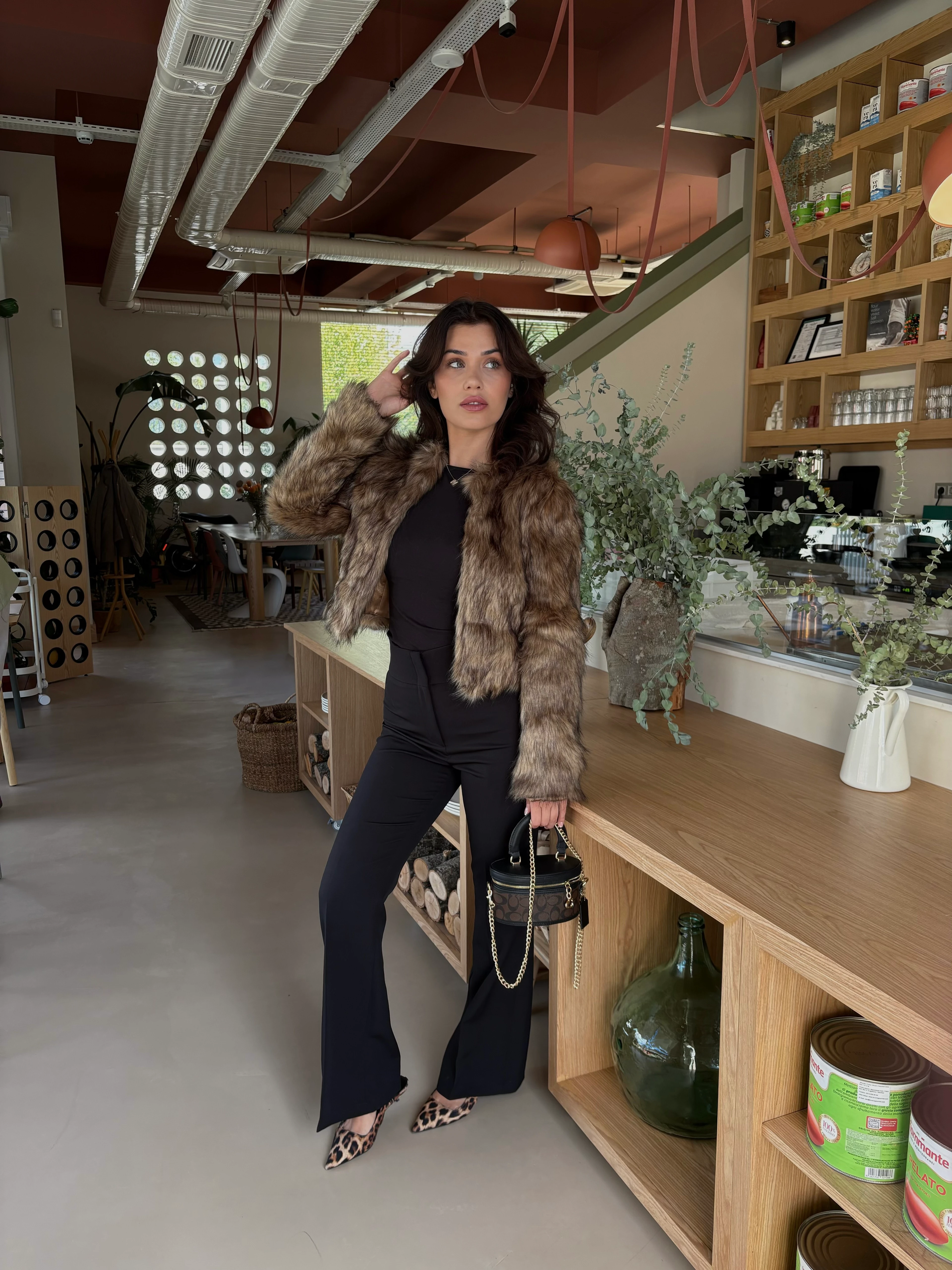 İspanyol Paça Ön Dikişli Siyah Pantolon