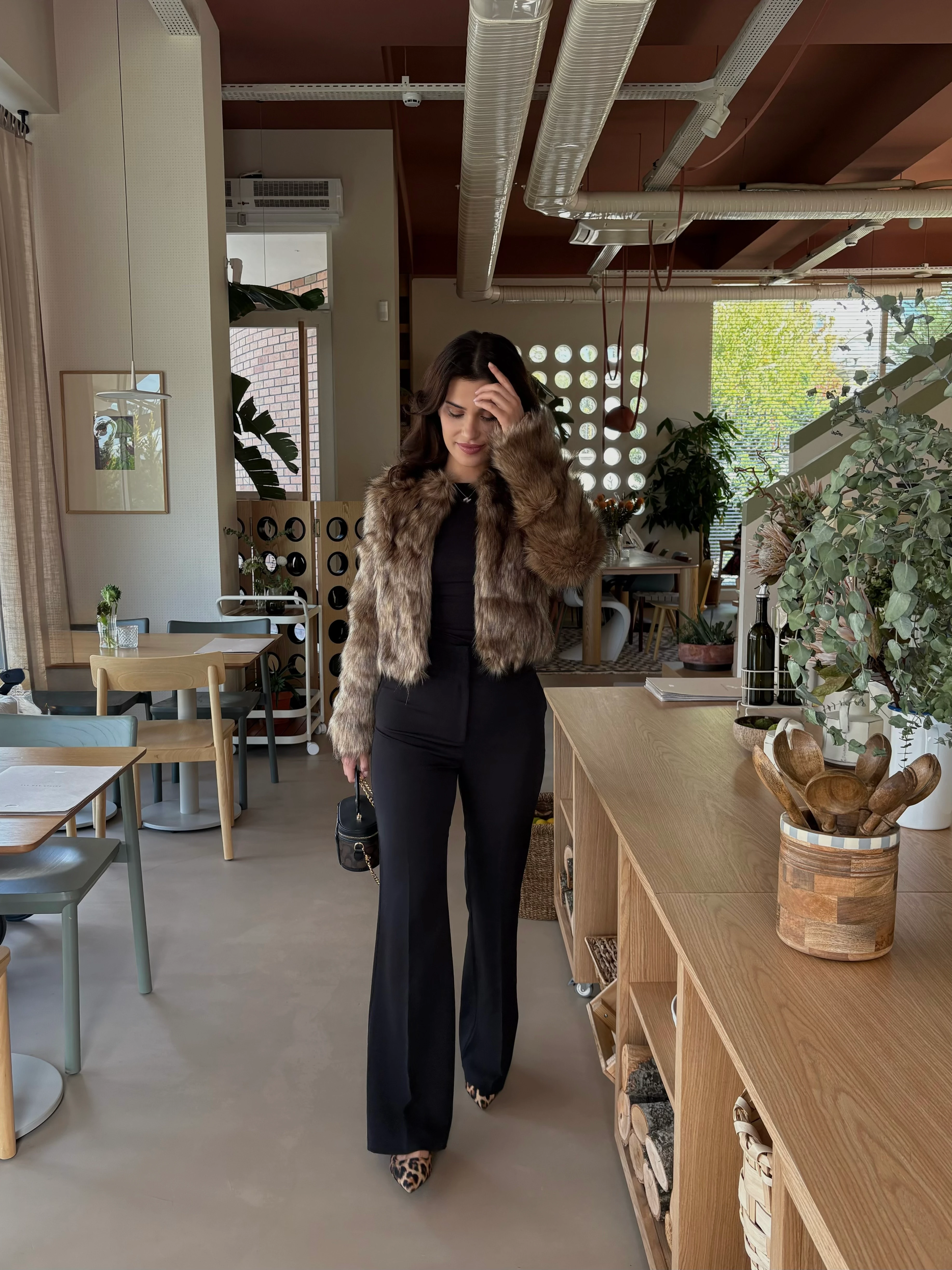 İspanyol Paça Ön Dikişli Siyah Pantolon