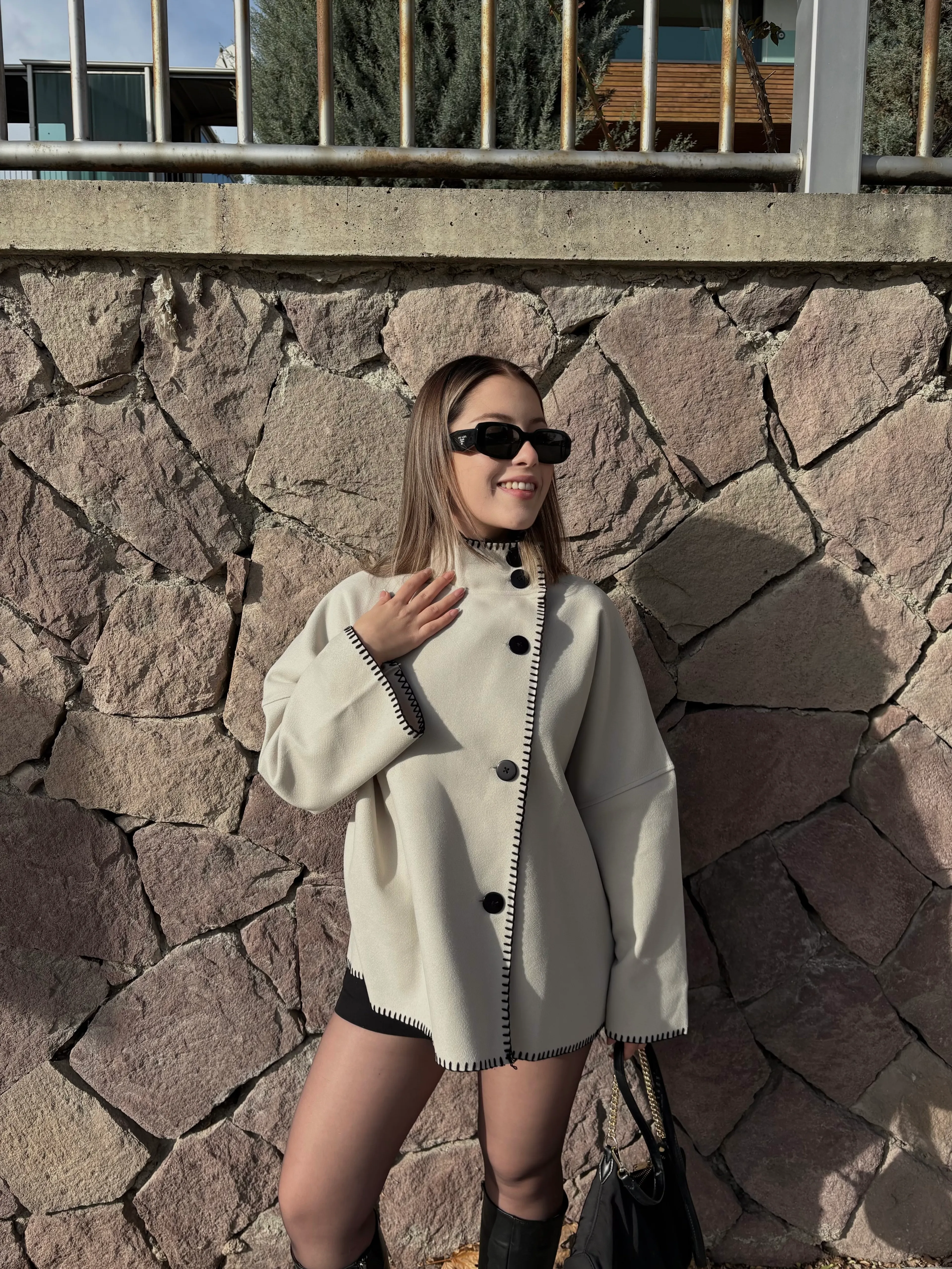 Dik Yaka Kontrast Dikişli Ceket