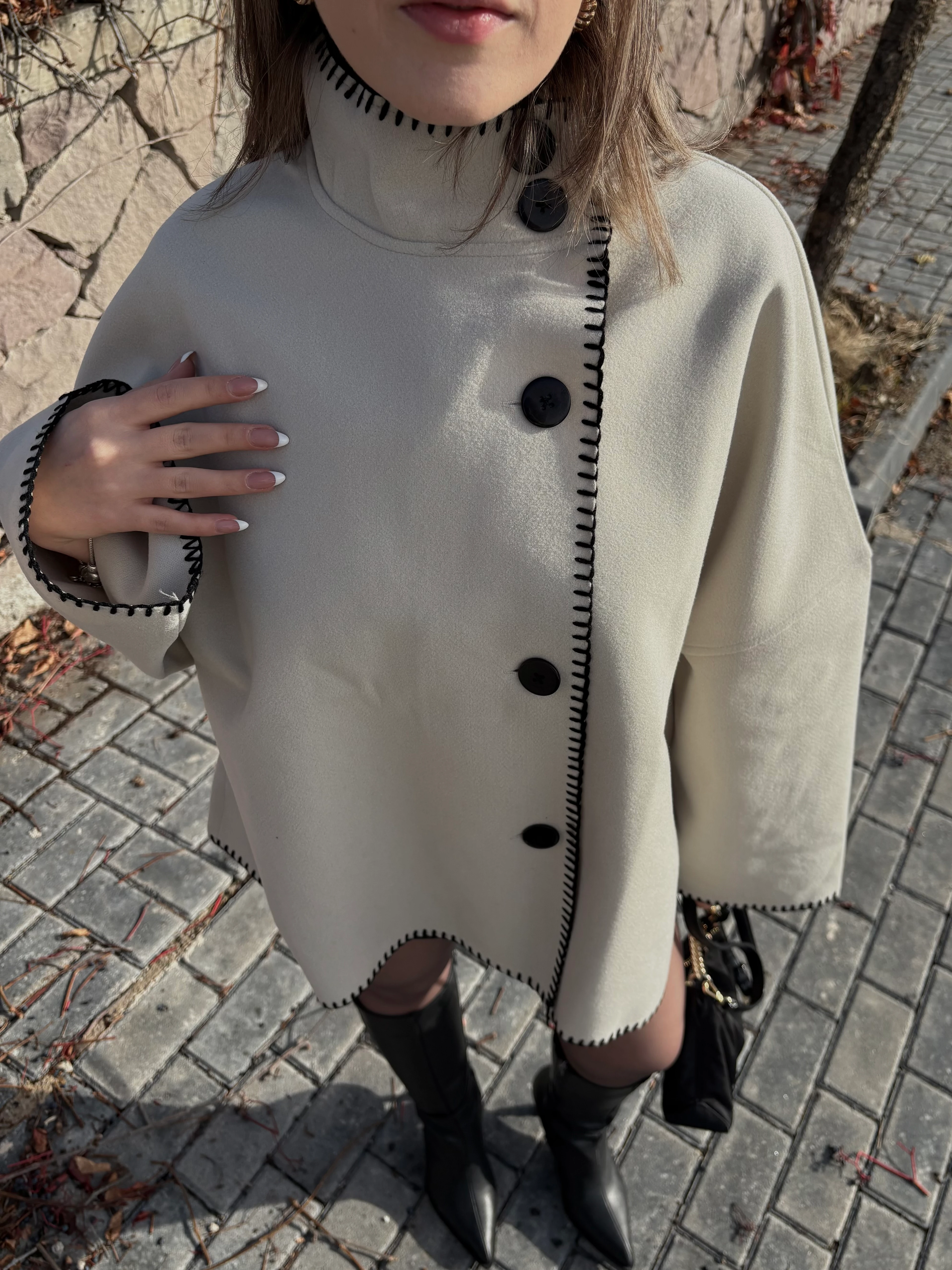 Dik Yaka Kontrast Dikişli Ceket