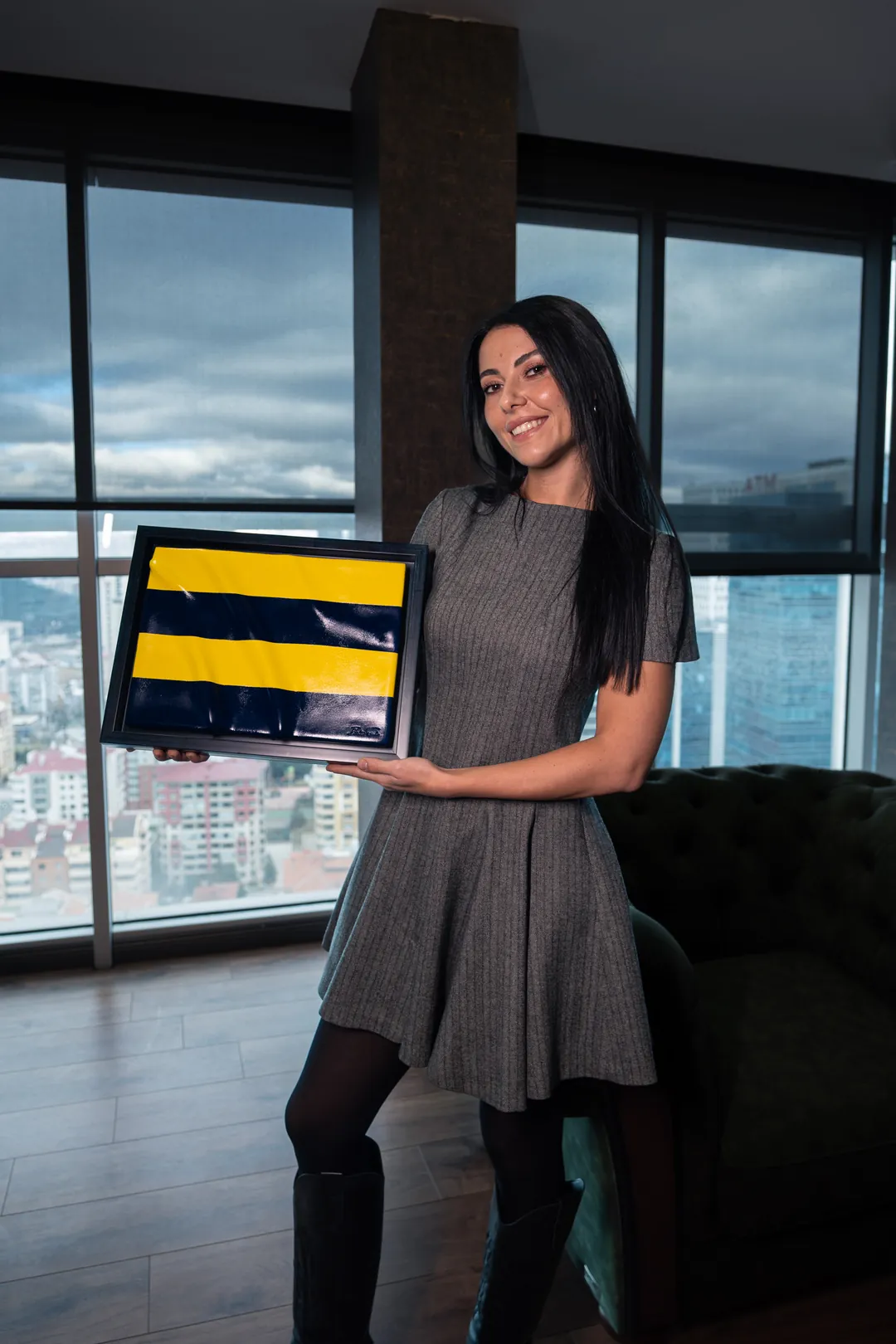 Sarı Lacivert Kapak