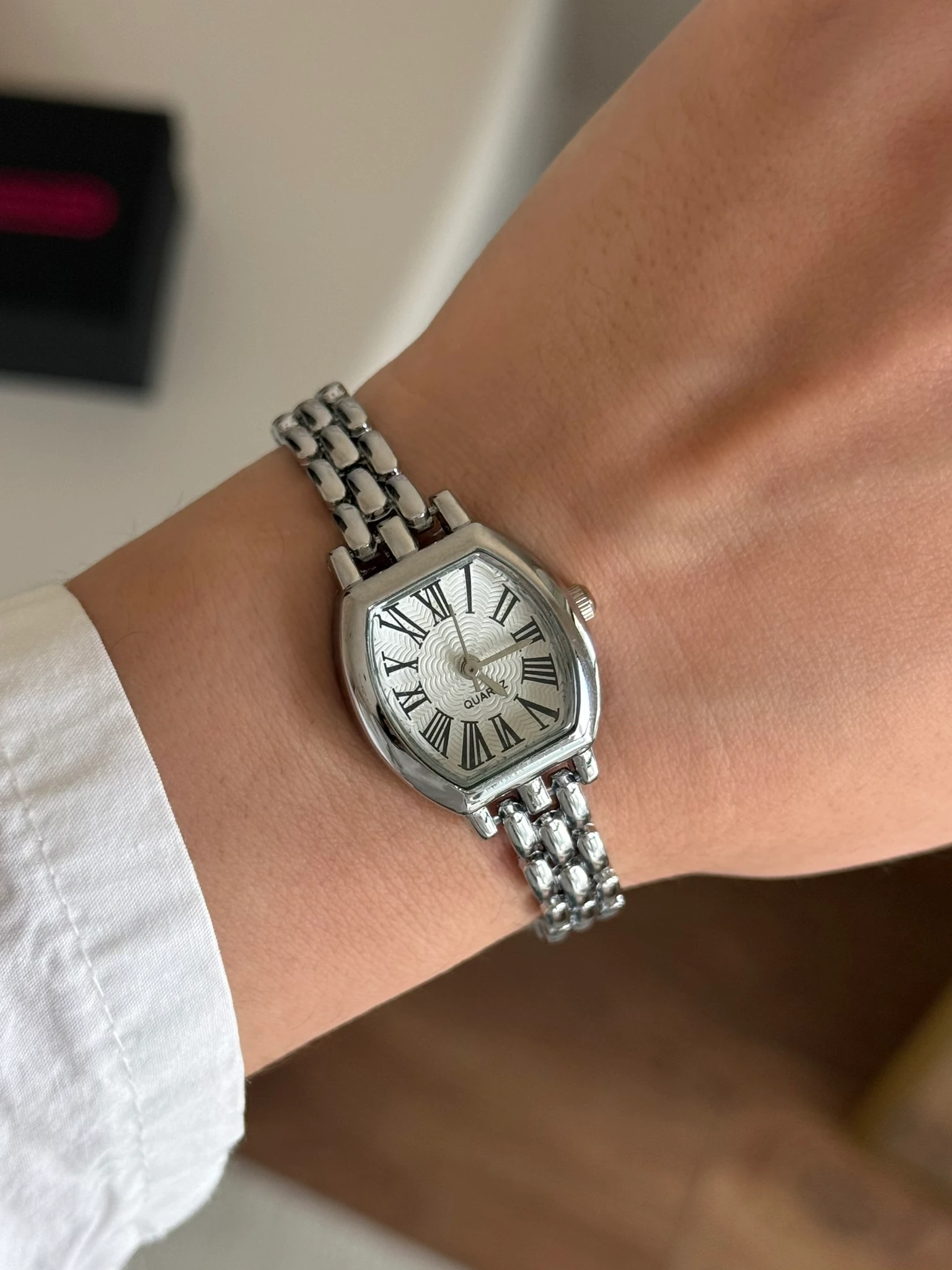 Gümüş-Beyaz Kadran