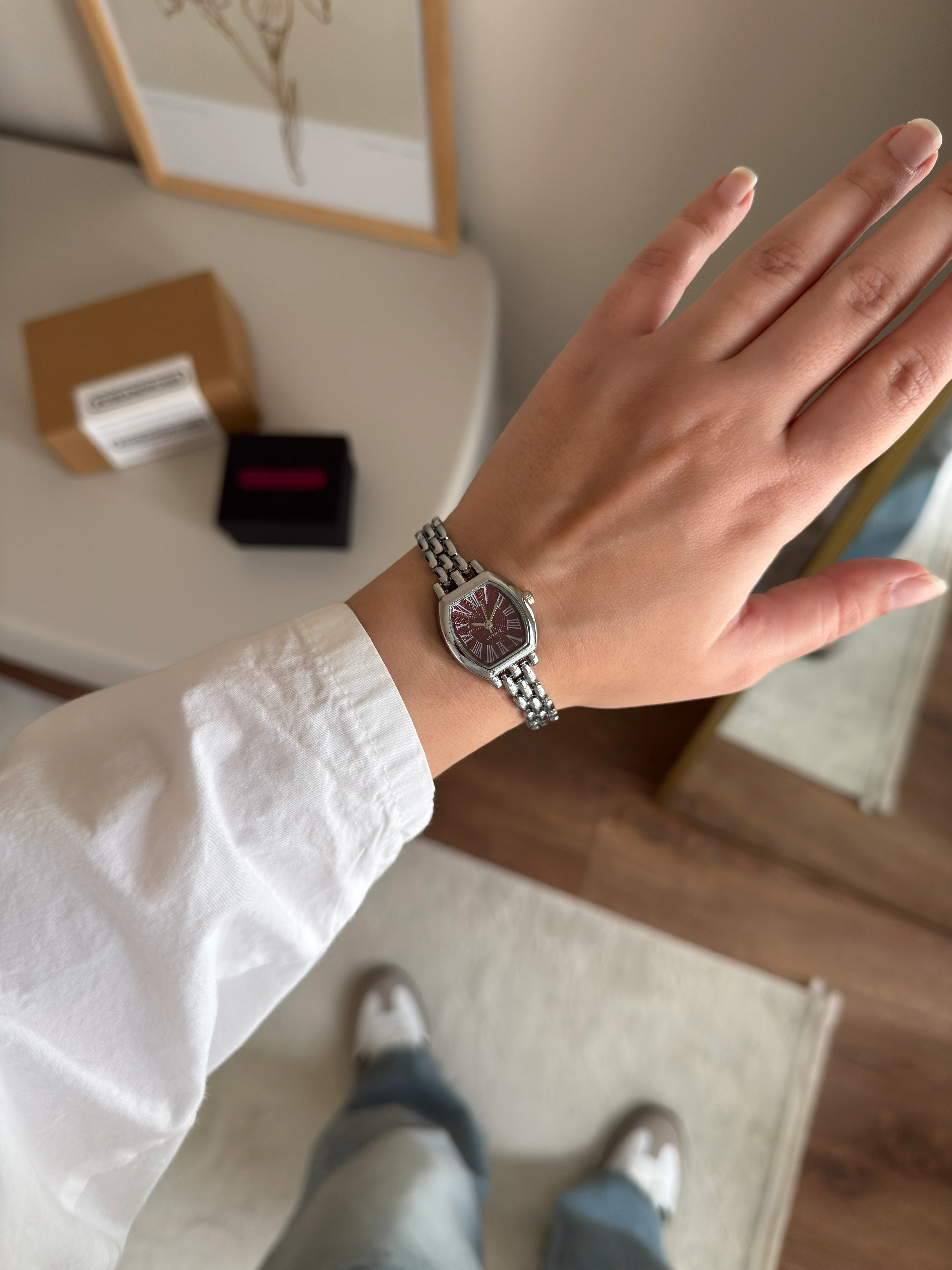 Volenda Vintage Model Kadın Kol Saati - Gümüş-Bordo Kadran