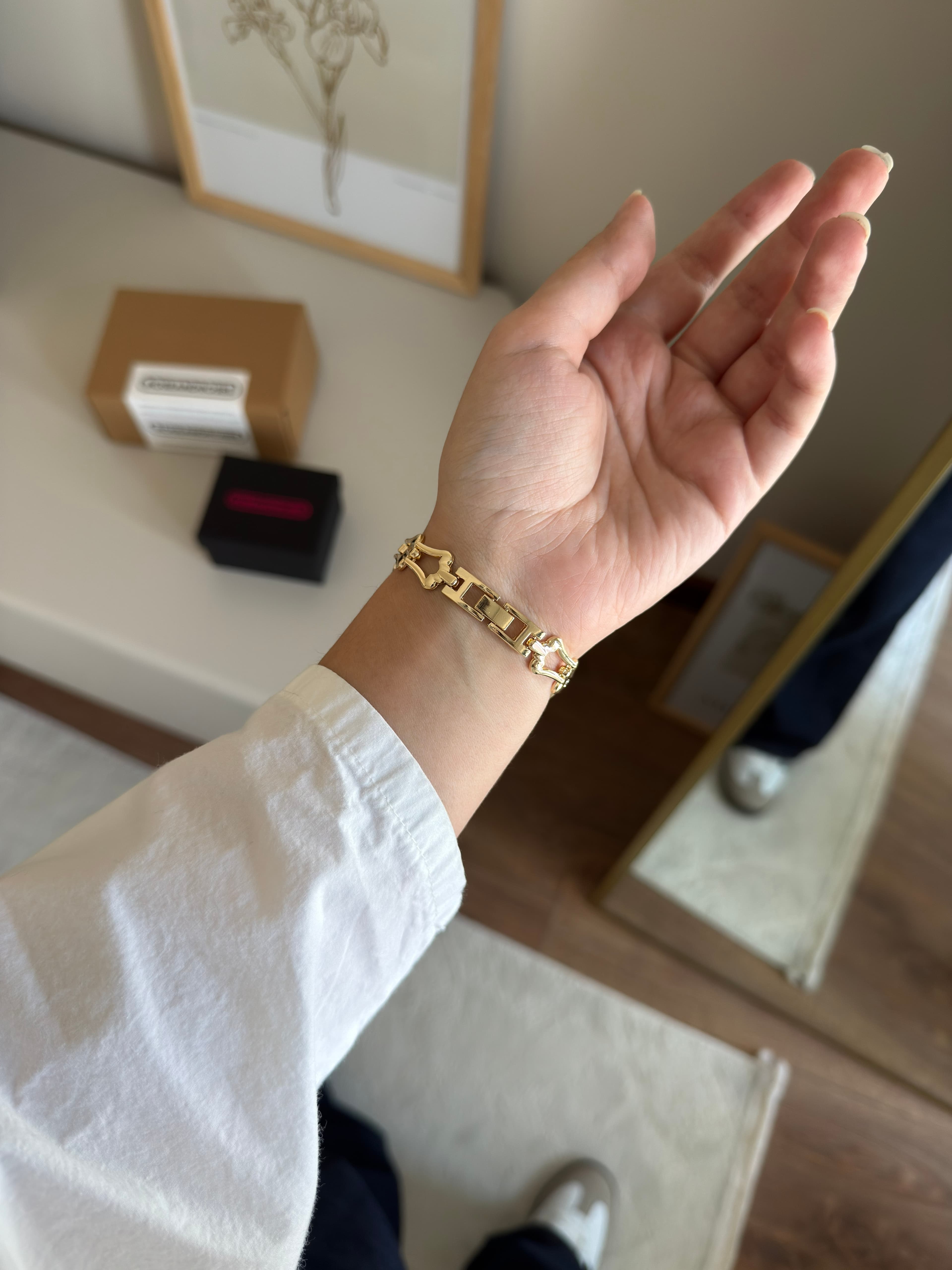 Loveras Kalpli Kordon Kadın Kol Saati Gold (Pembe Kordon)