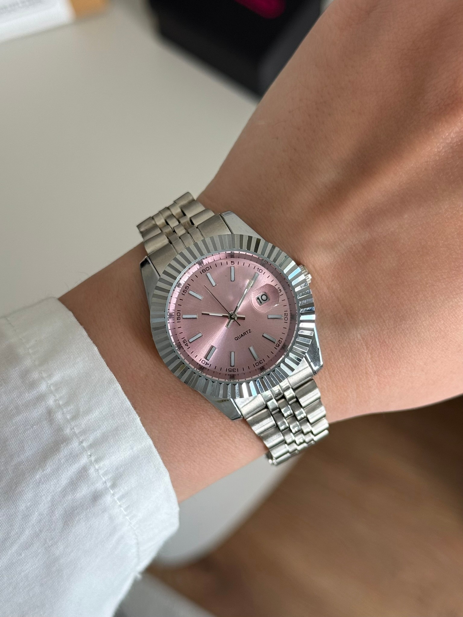 Rolven Yuvarlak Tırtıklı Kasa Kadın Kol Saati Gümüş (Pembe Kadran)