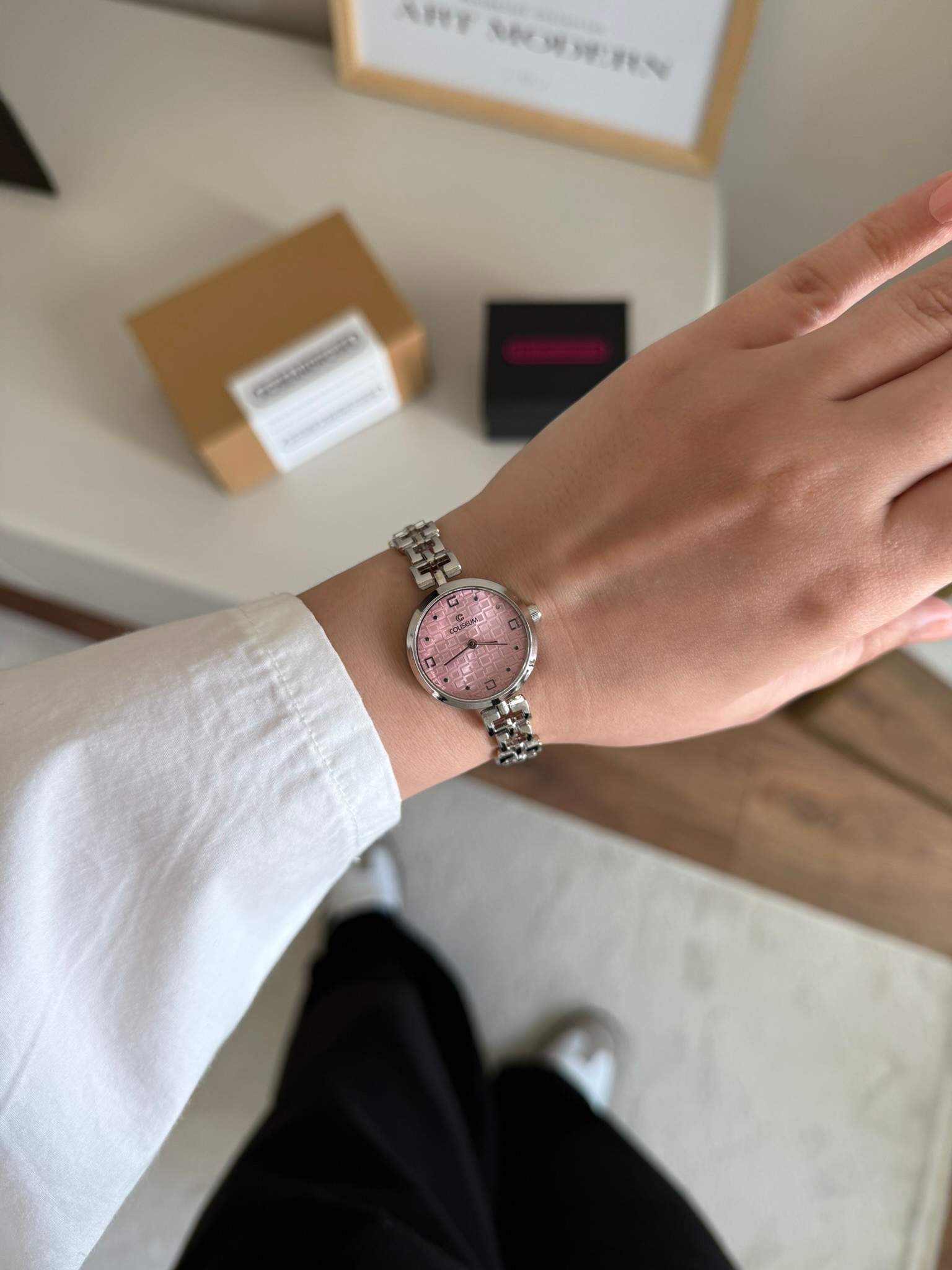 Velveta Yuvarlak Kasa Kadın Kol Saati Gümüş (Pembe Kadran)