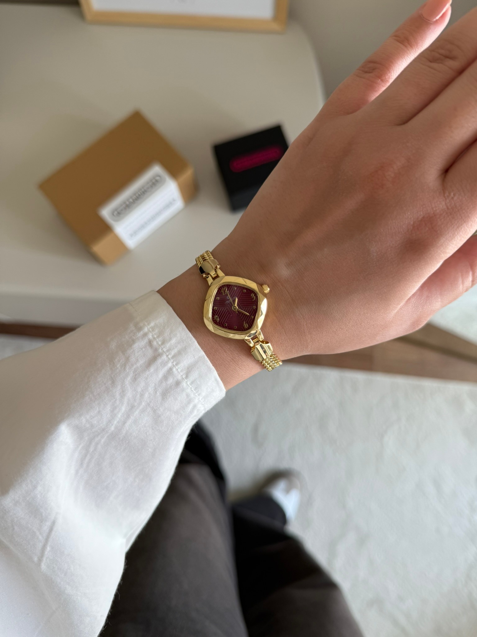 Feruzea Örgü Zincir Kordon Minimal Kadın Kol Saati Gold (Bordo Kadran)