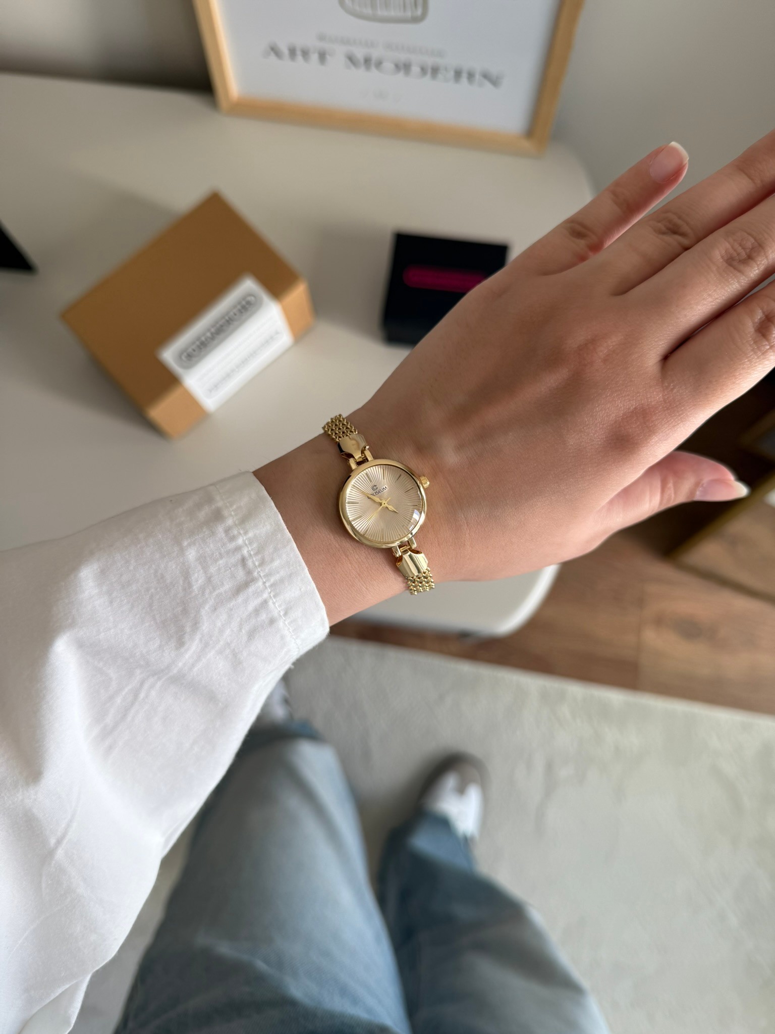 Aurum Yuvarlak Kasa Minimal Kadın Kol Saati Gold (Gold Kasa)