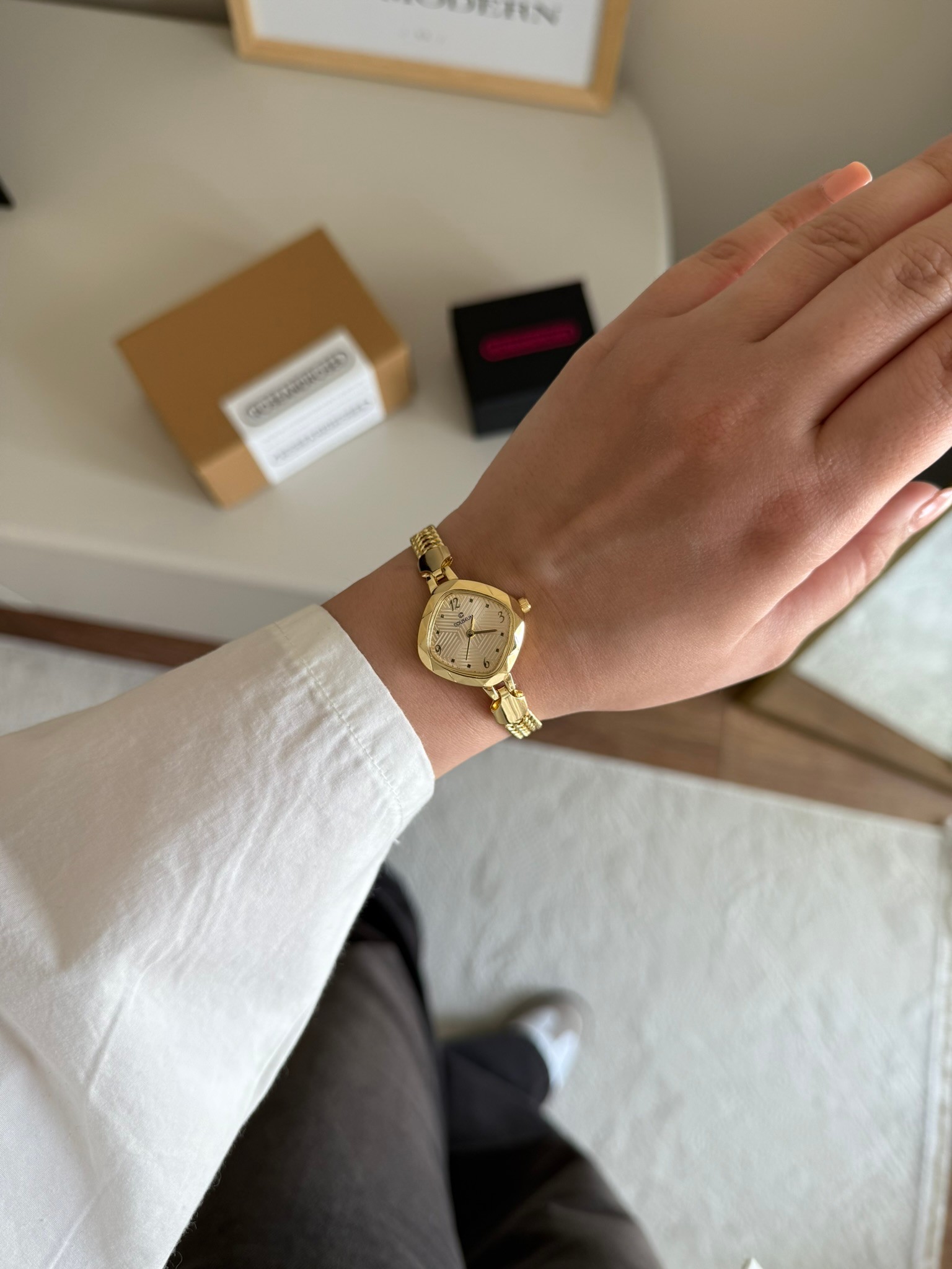 Feruzea Örgü Zincir Kordon Minimal Kadın Kol Saati Gold (Gold Kadran)
