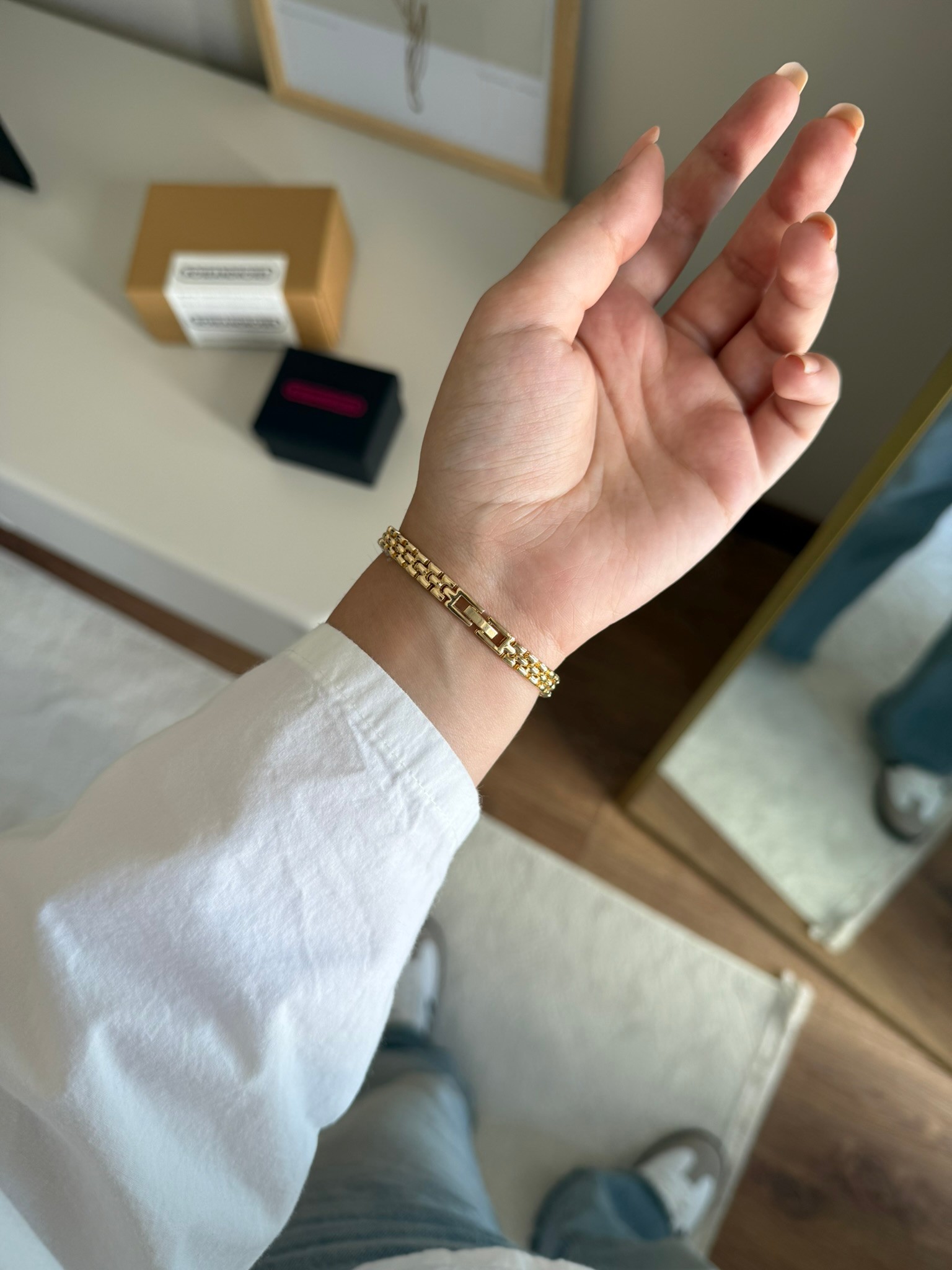 Gleam İnce Kordon Minimal Kadın Kol Saati Gold (Siyah Kadran)