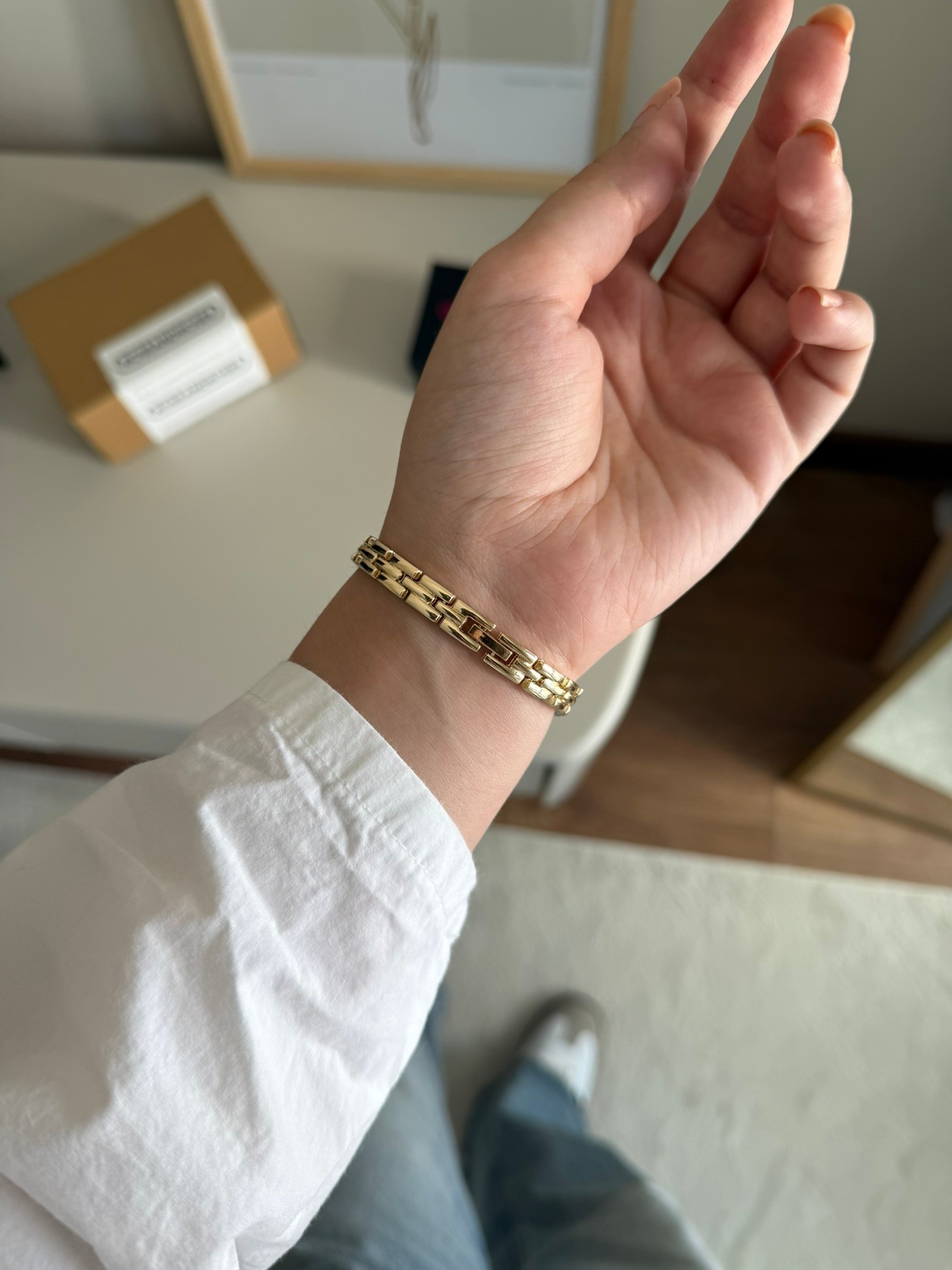 Wora İnce Kordon Kadın Kol Saati Gold (Beyaz Kadran)
