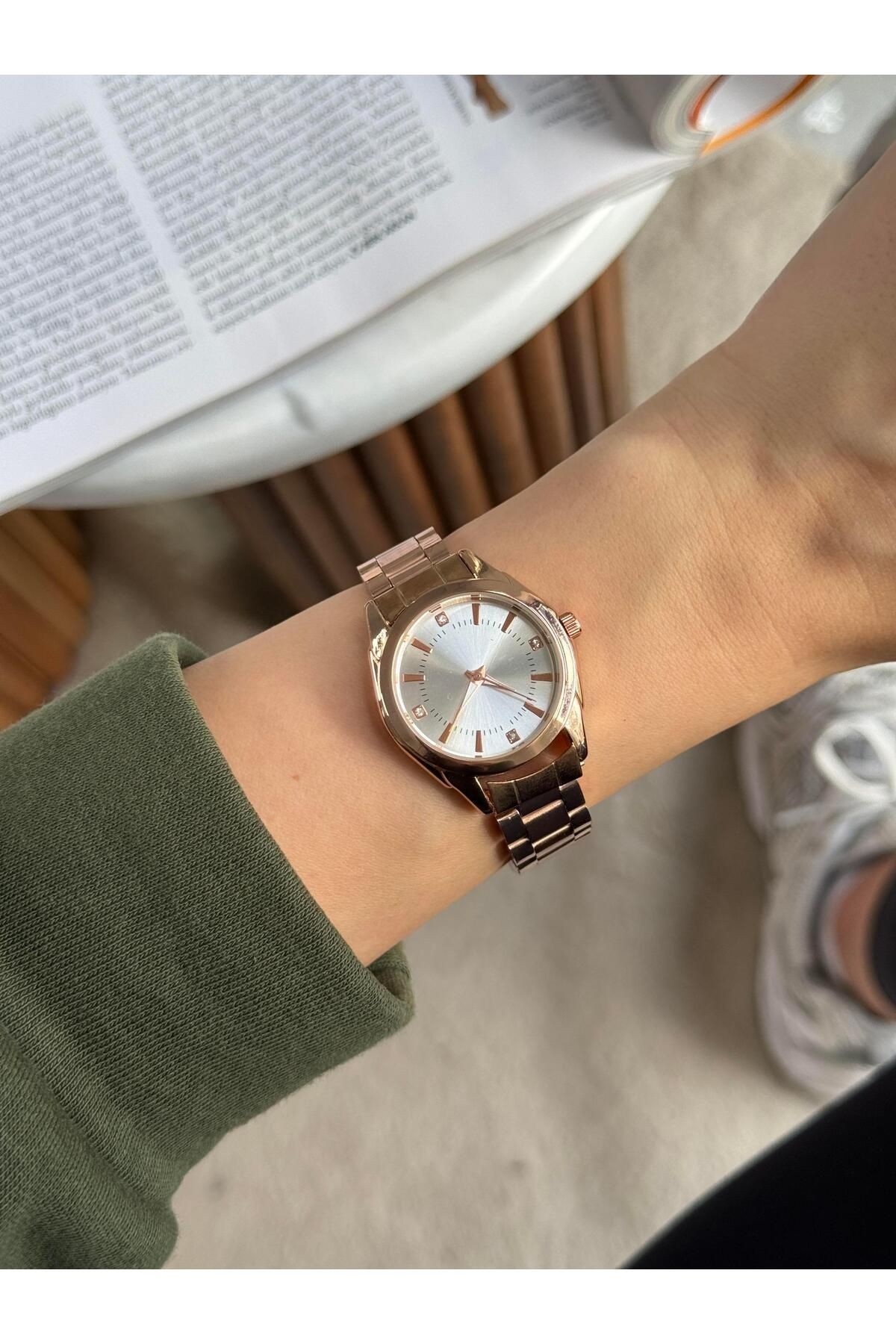 Keila Rose Renk Kadın Kol Saati (Beyaz Ekran) (Özel Stok)