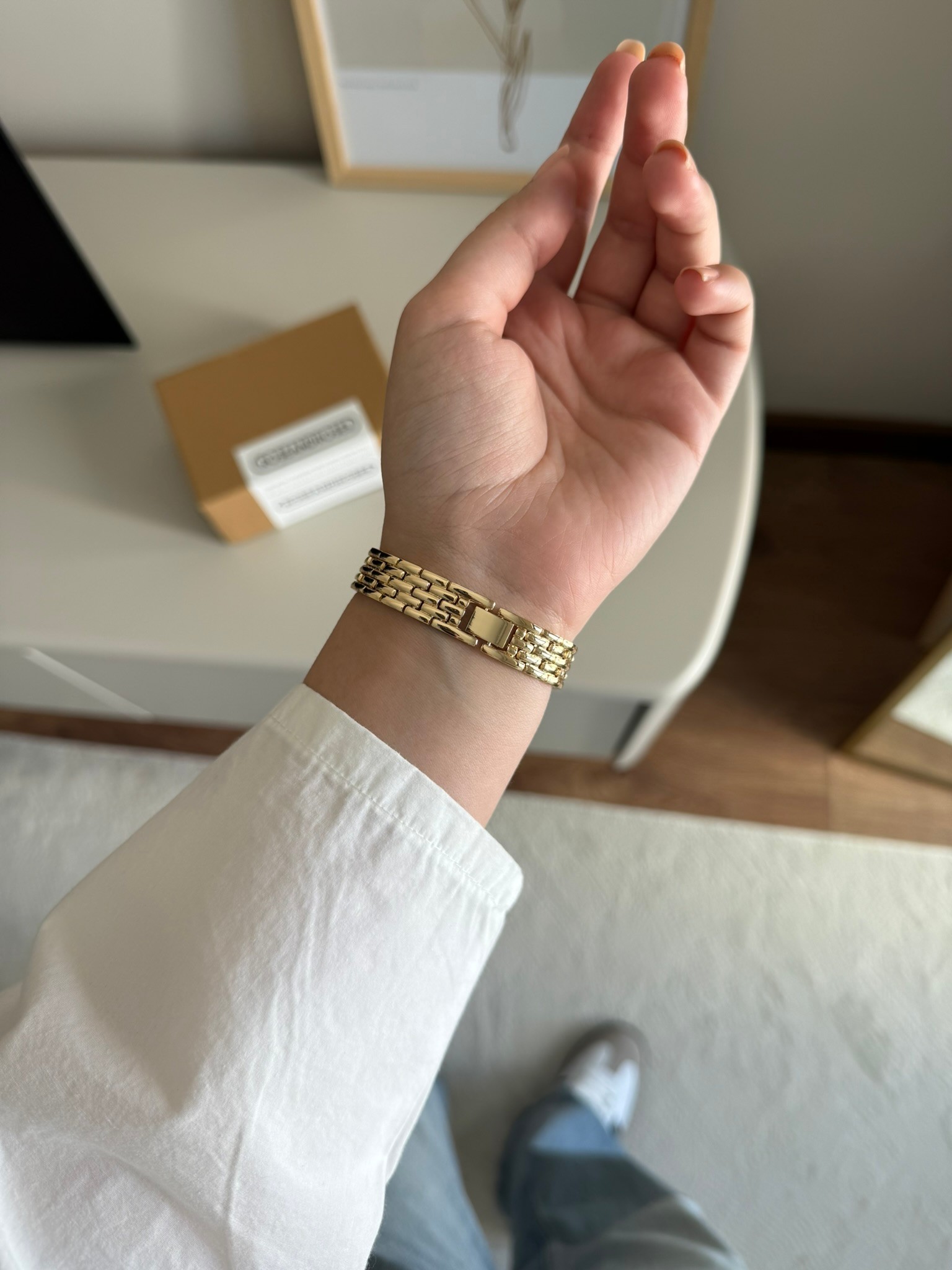 Vivine Minimal Kare Kasa Kadın Kol Saati Gold (Beyaz Kadran)