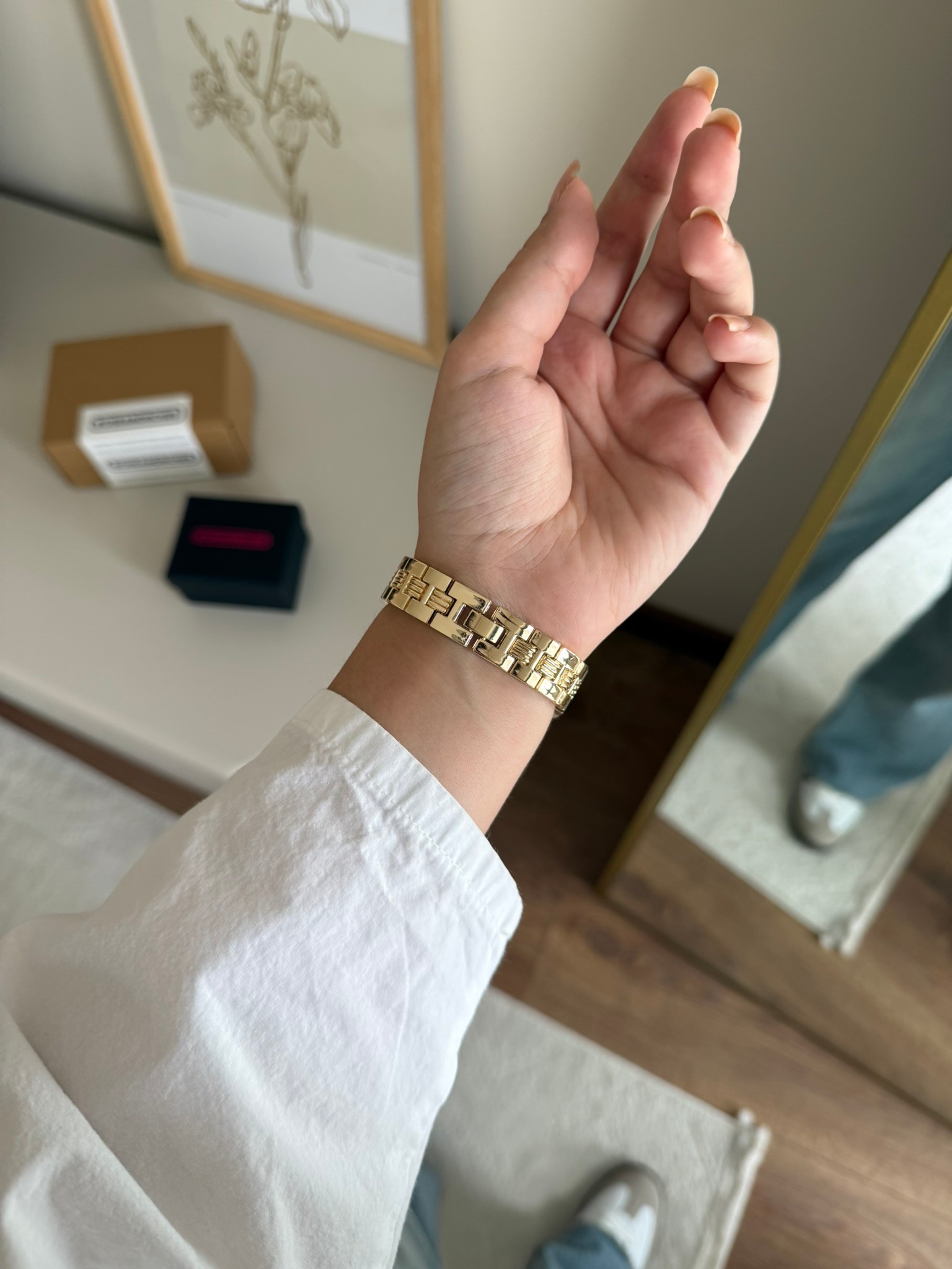 Rochel Taşlı Kasa Kadın Kol Saati Gold (Beyaz Kadran)