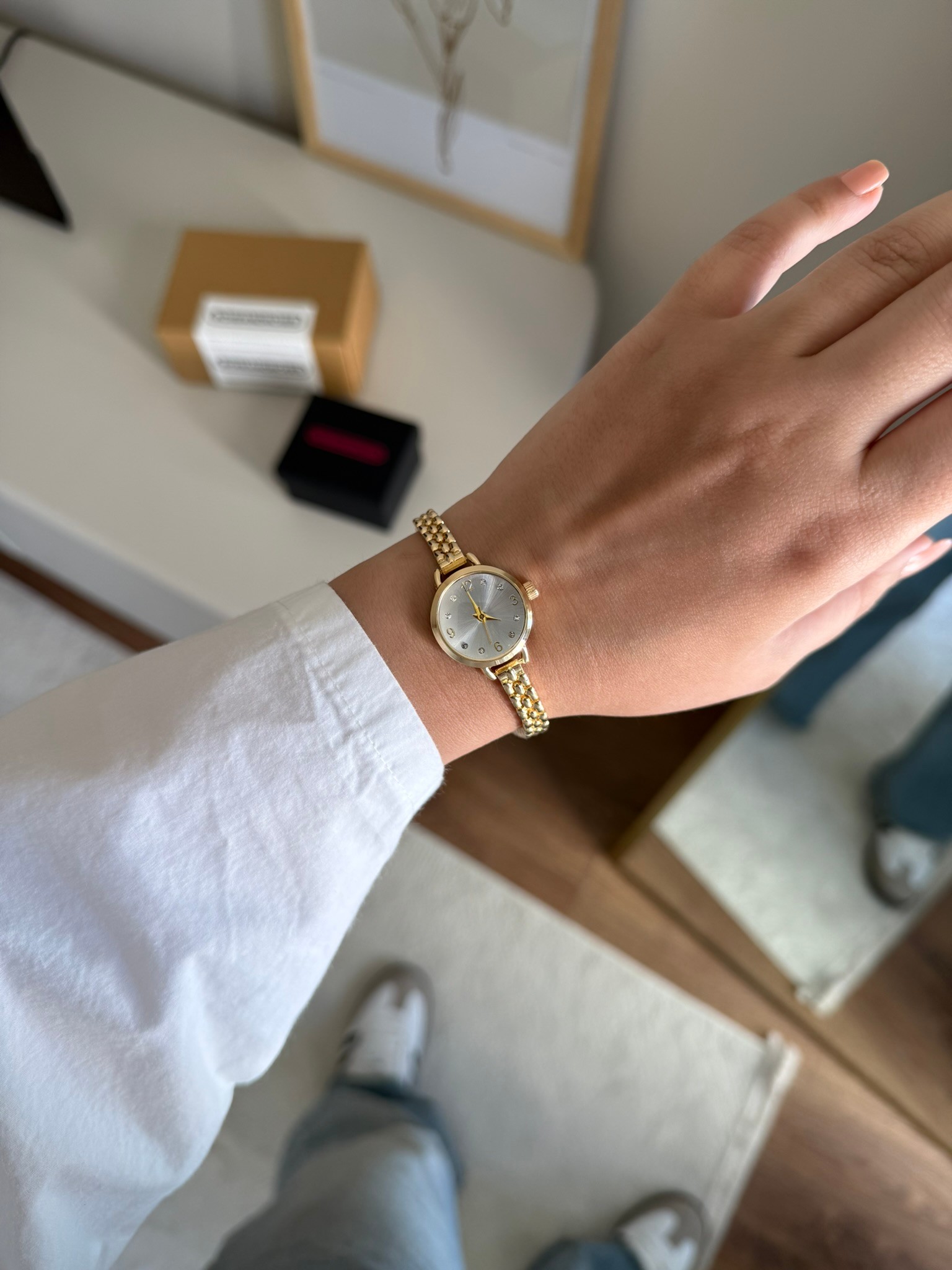 Gleam İnce Kordon Minimal Kadın Kol Saati Gold (Beyaz Kadran)