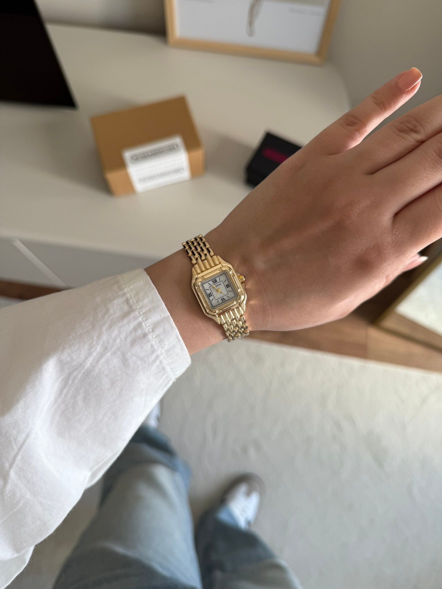 Vivine Minimal Kare Kasa Kadın Kol Saati Gold (Beyaz Kadran)