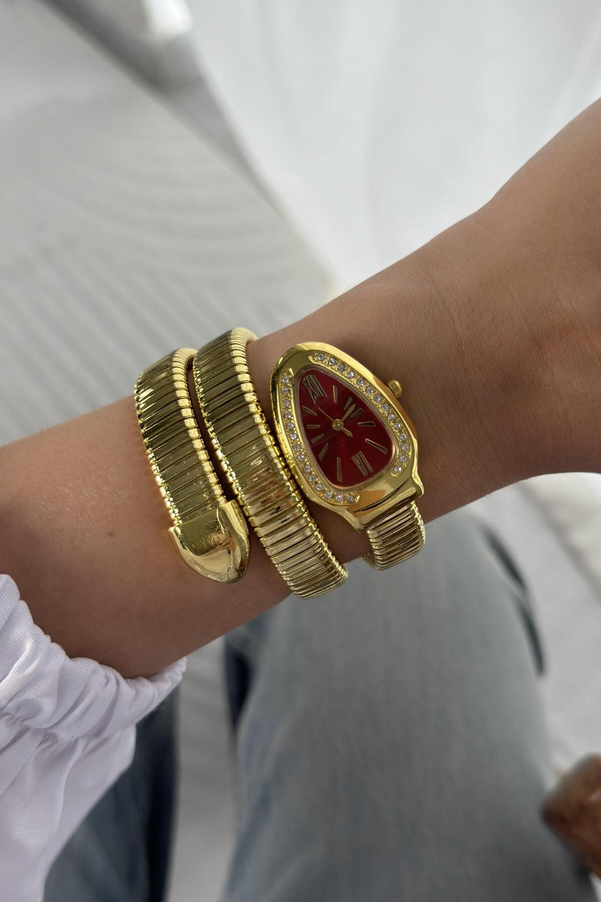Snake Sarmal Model Kadın Kol Saati Gold Renk (Kırmızı Kadran)