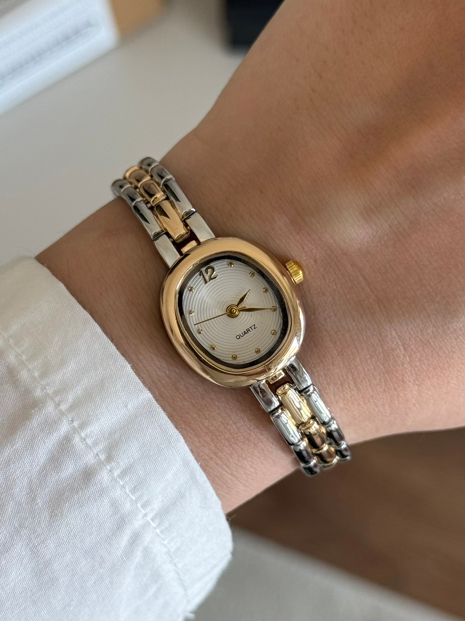 Damie Minimal Vintage Model Kadın Kol Saati Gold-Gümüş (Beyaz Kadran)