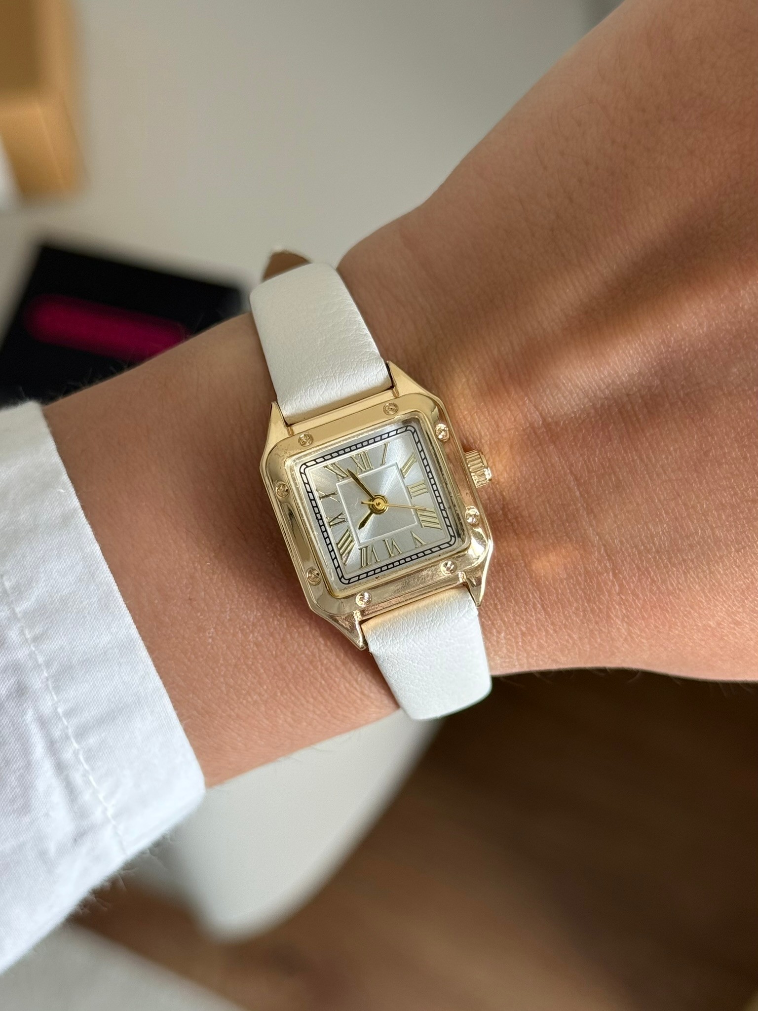 Cessia Kare Minimal Deri Kayış Beyaz Kordon (Gold Kasa Beyaz Kadran)