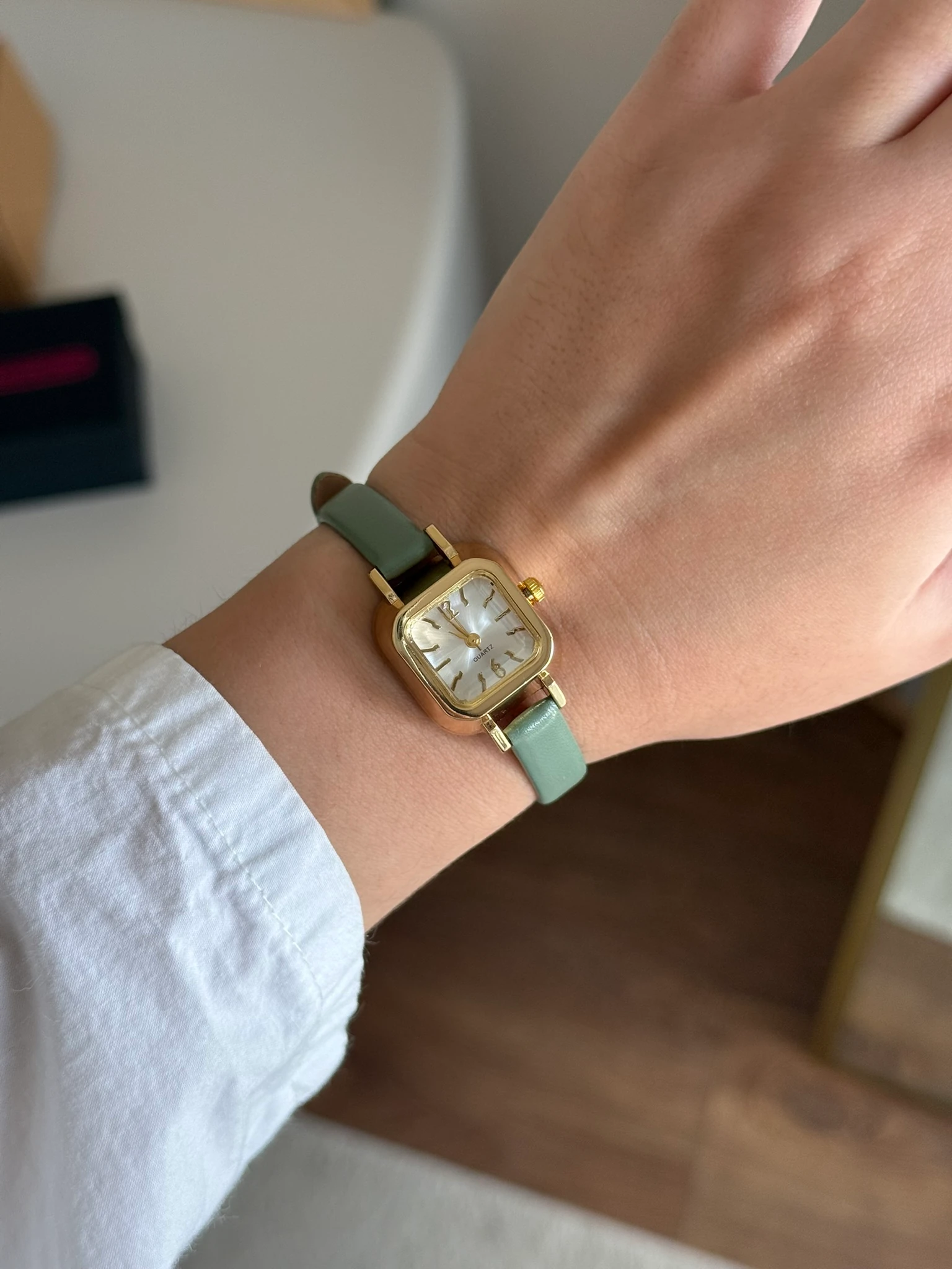 Magid Minimal Deri Kayış Kadın Kol Saati - Yeşil