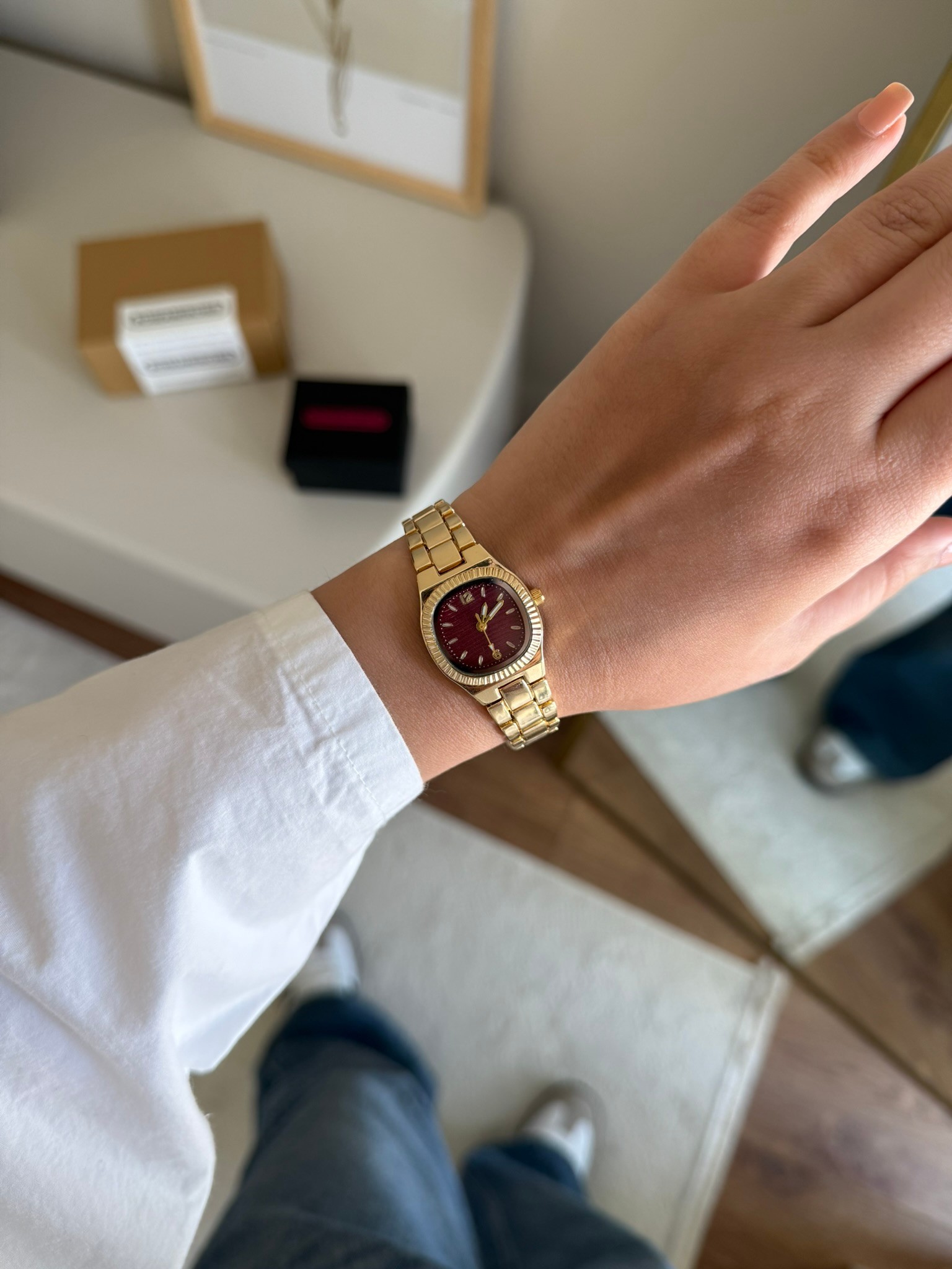 Celya Kare Kasa Tırtıklı Bezel Kadın Kol Saati Gold (Bordo Kadran)