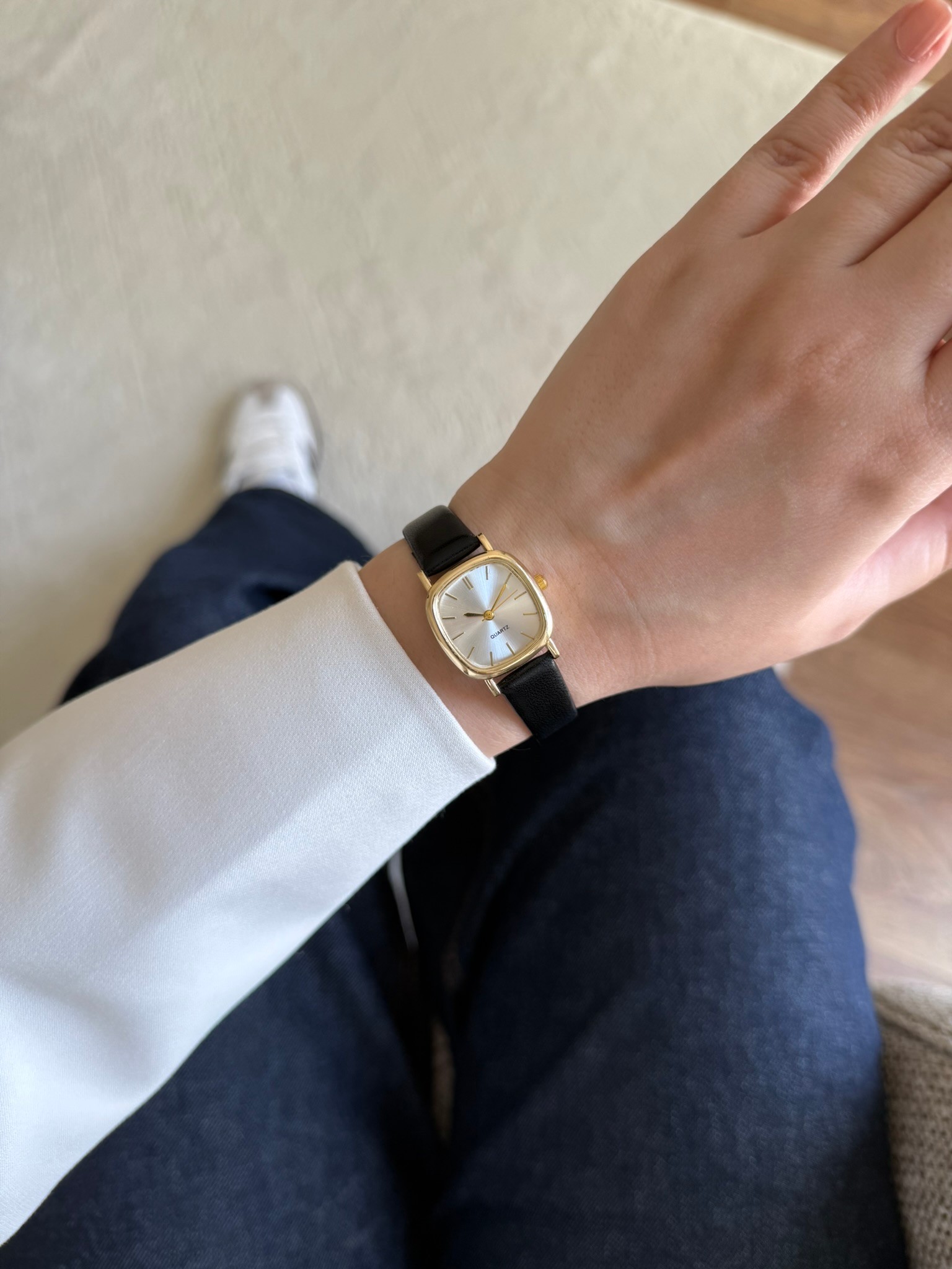 Twig Minimal Deri Kayış Vintage Model Kadın Kol Saati Siyah (Gold Kasa)