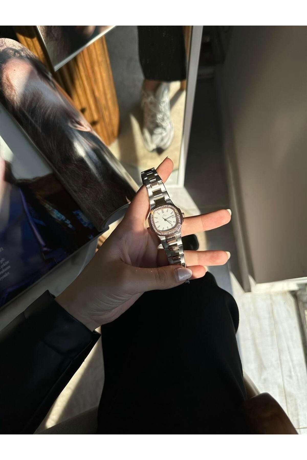 Petty Özel Tasarım Vintage Rose-gümüş Kordon Kol Saati (beyaz Ekran)