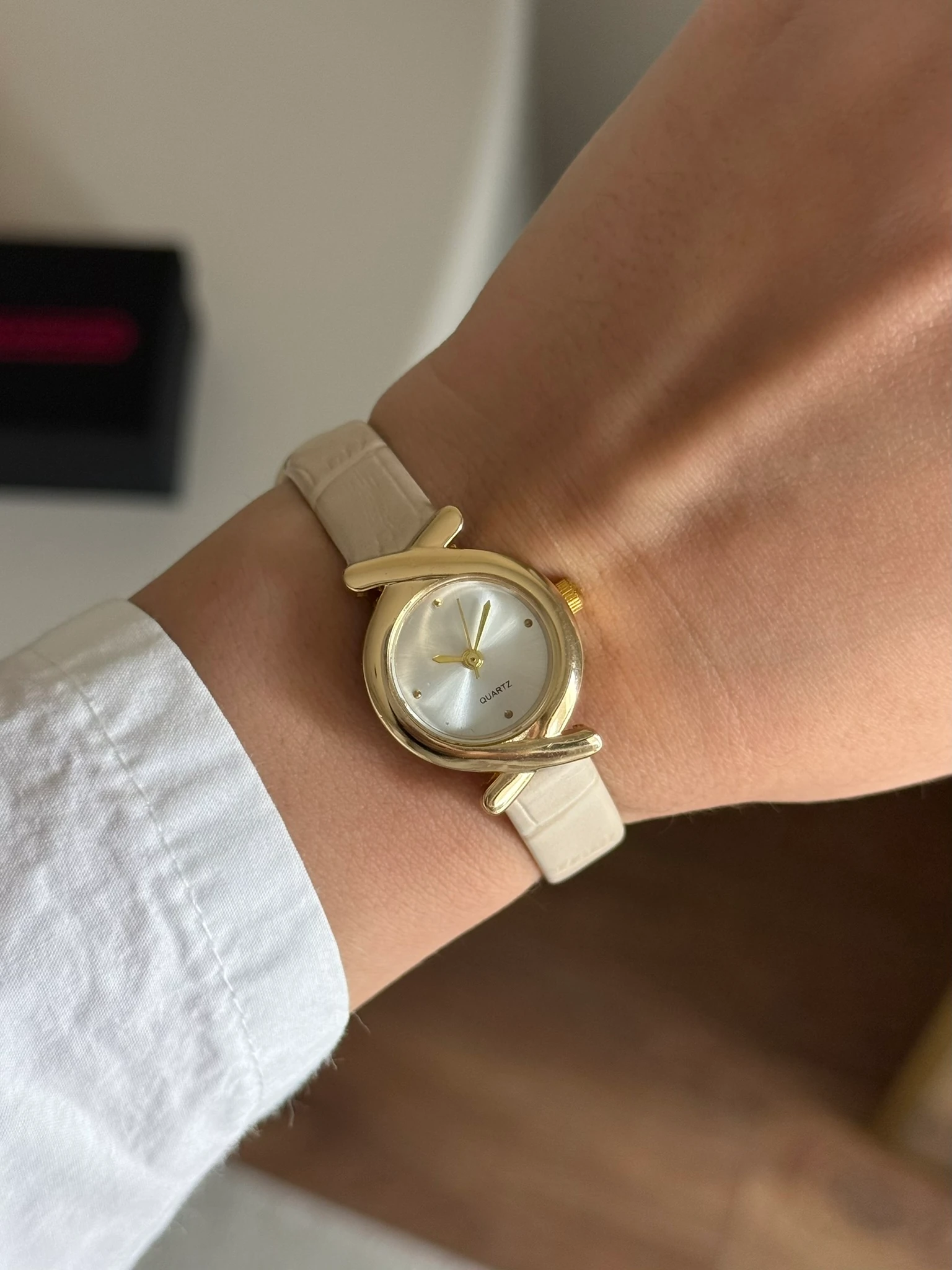 Esme Minimal Deri Kayış Kadın Kol Saati - Krem