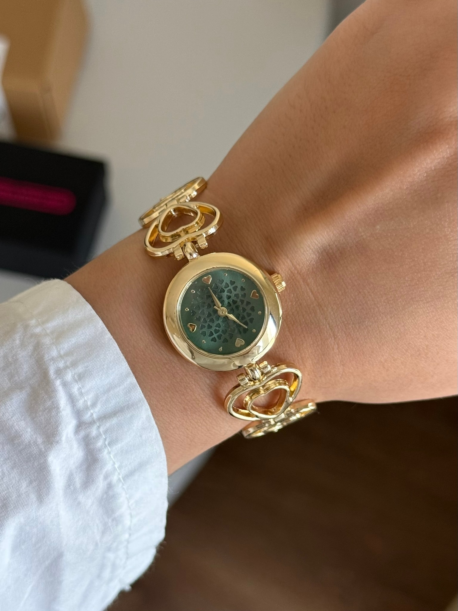 Loveras Kalpli Kordon Kadın Kol Saati Gold (Yeşil Kordon)