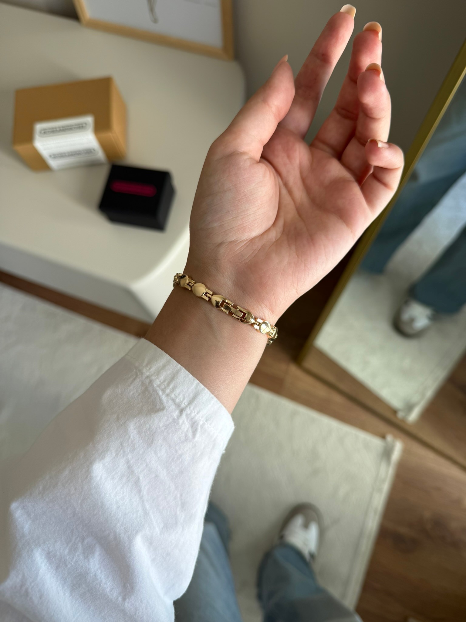 Harrene Damla Taşlı Yeni Sezon İnce Kordon Kadın Kol Saati Gold (Bordo Kadran)