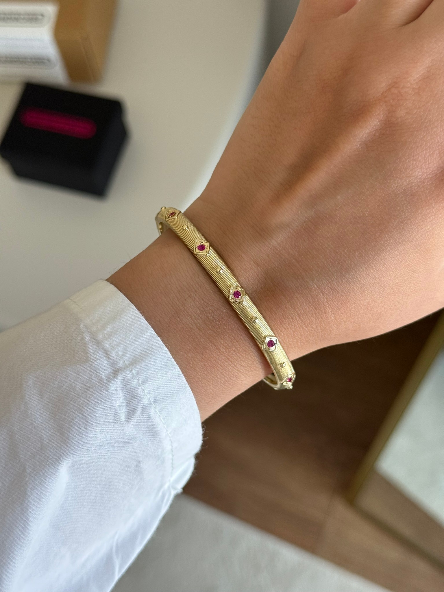 Pembe Mineli Taş Yeni Sezon Bileklik Gold