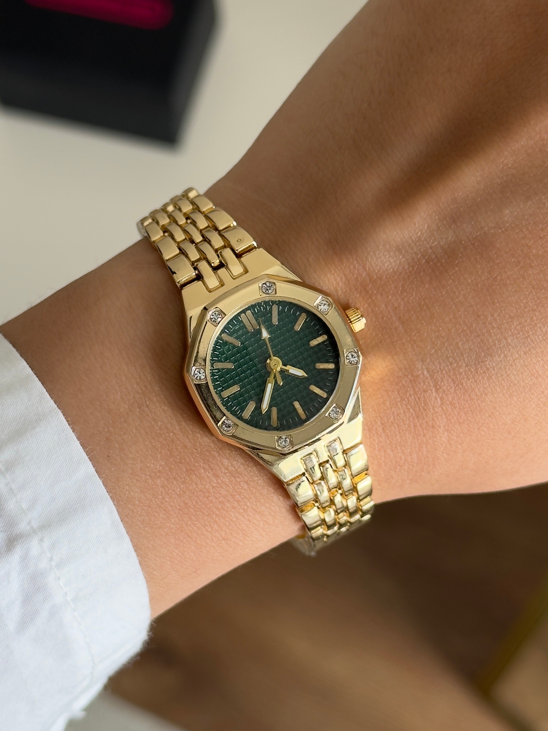 Velmars Muadil Model Kadın Kol Saati Gold (Yeşil Kadran)
