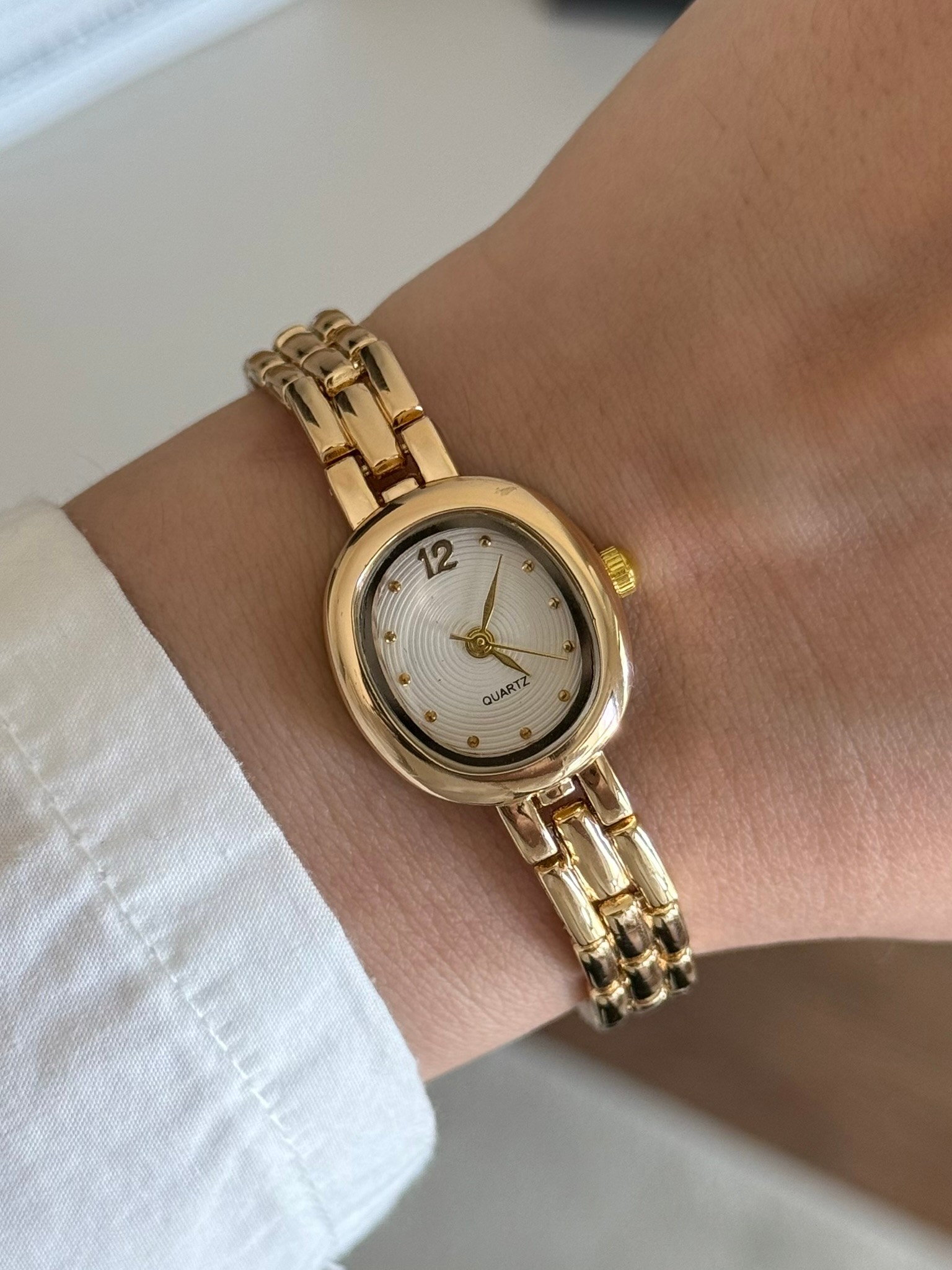 Damie Minimal Vintage Model Kadın Kol Saati Gold (Beyaz Kadran)