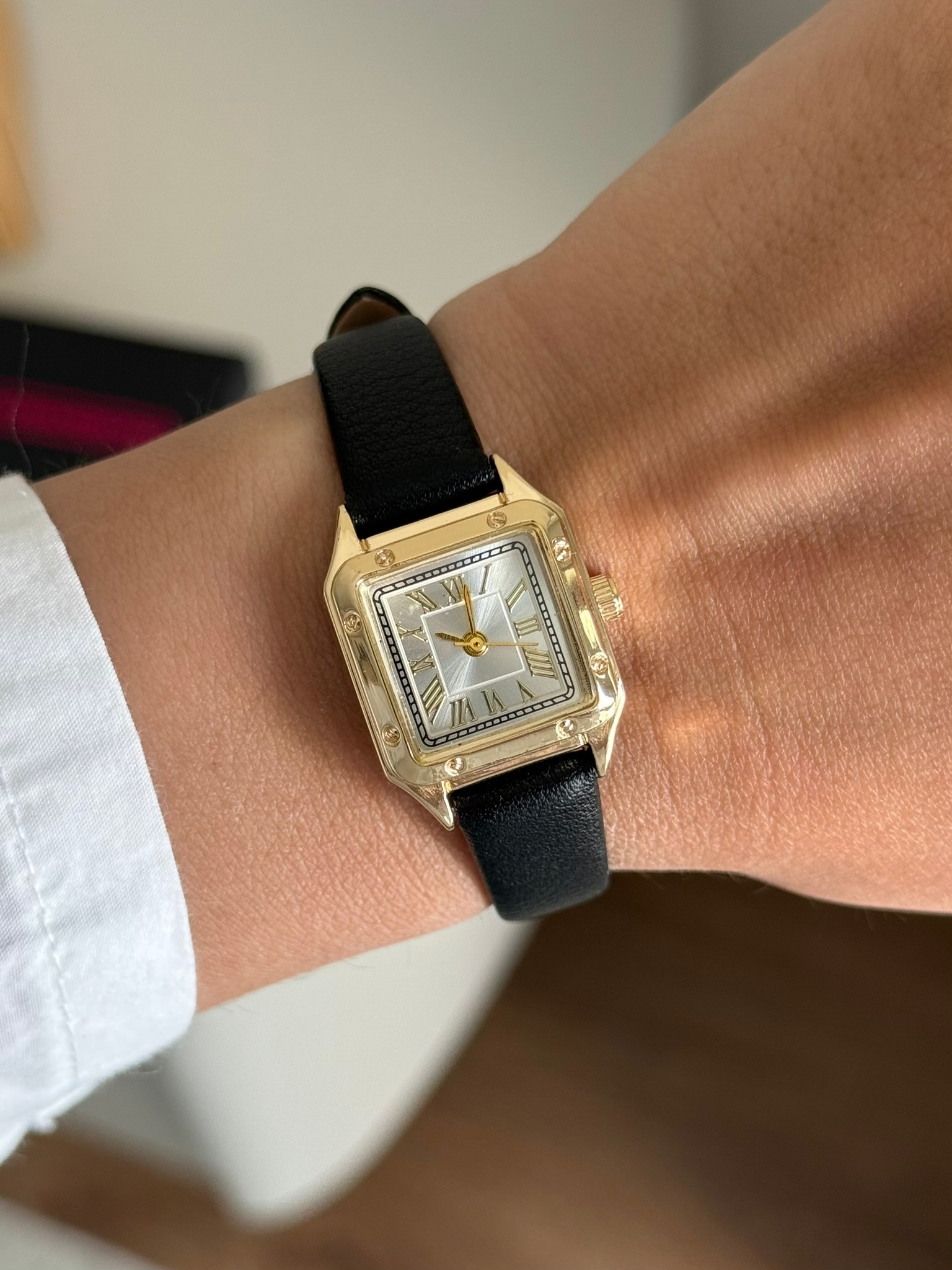 Cessia Kare Minimal Deri Kayış Siyah Kordon (Gold Kasa Beyaz Kadran)
