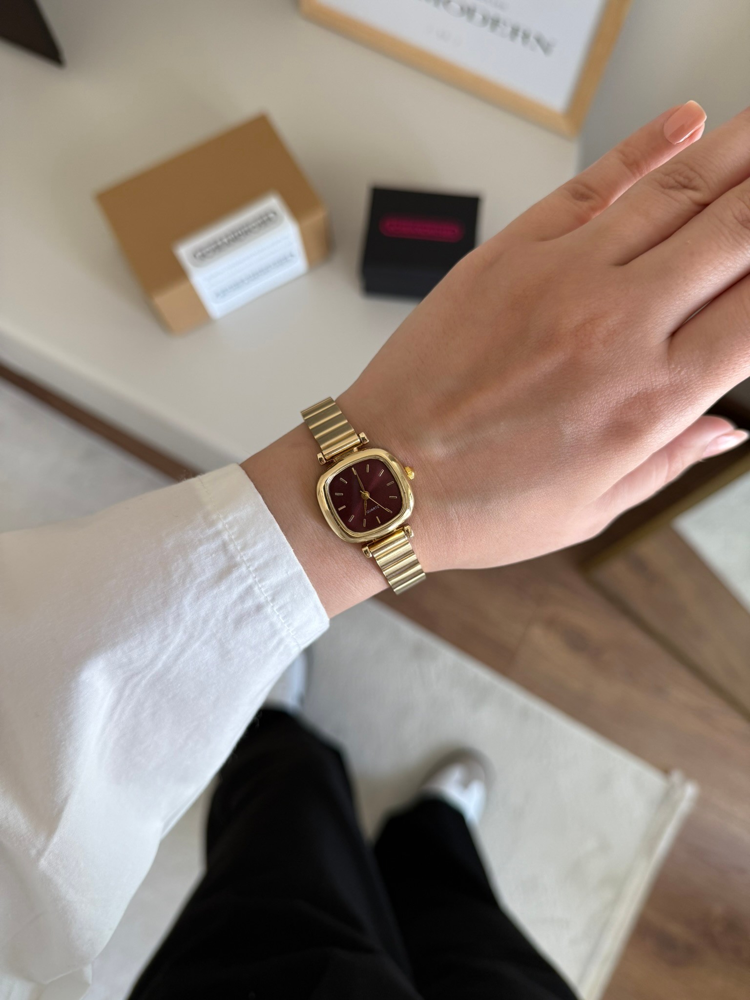 Paul Minimal Blok Kordon Kadın Kol Saati Gold (Bordo Kadran)