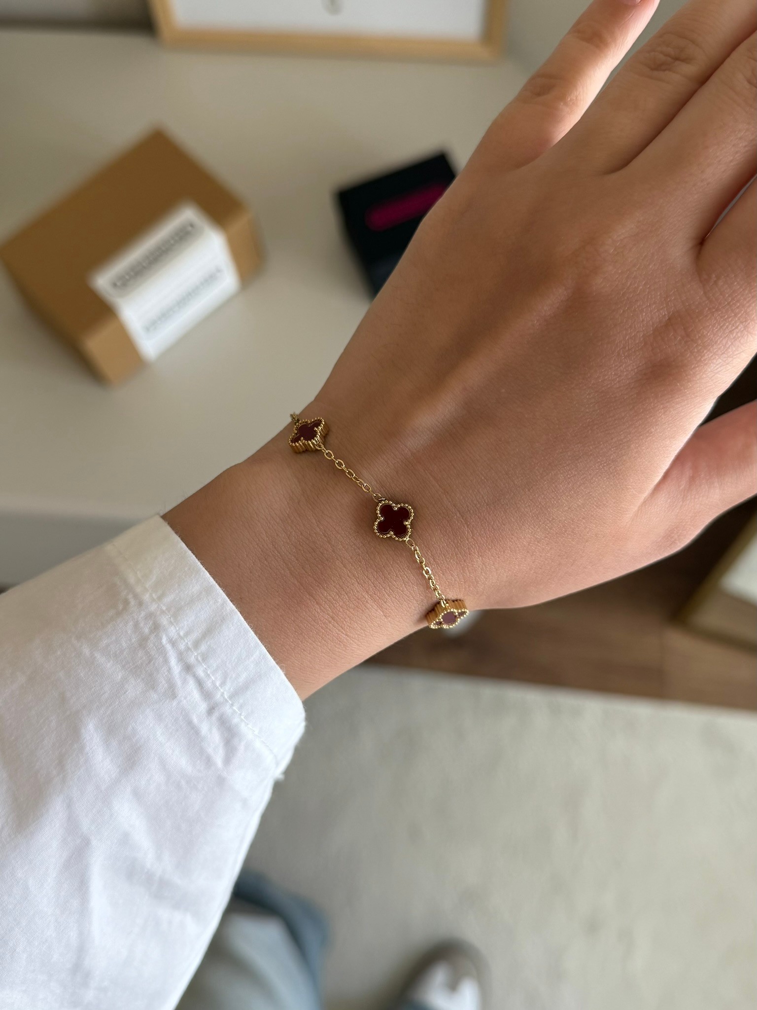 VC Orta Boy Orijinal Model Bileklik Gold Bordo