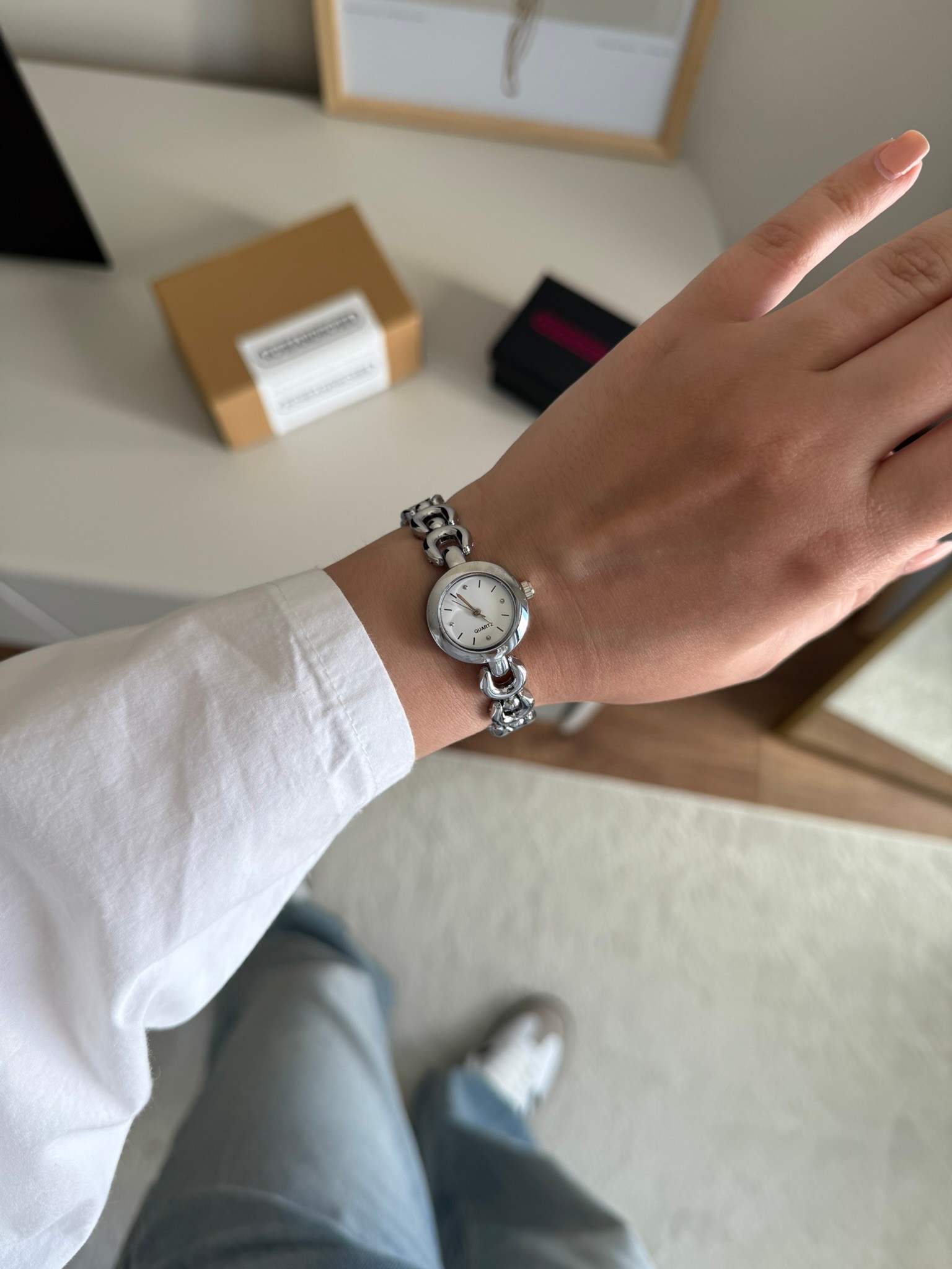 Helix Vintage Model Yeni Sezon Kadın Kol Saati Gümüş (Beyaz Kadran)