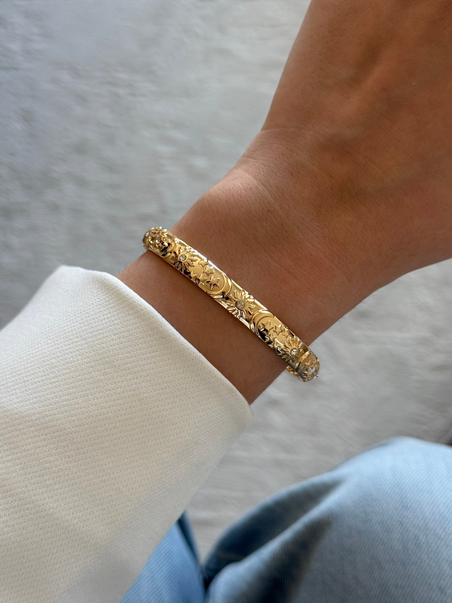 Gökyüzü Figürlü Bileklik Gold