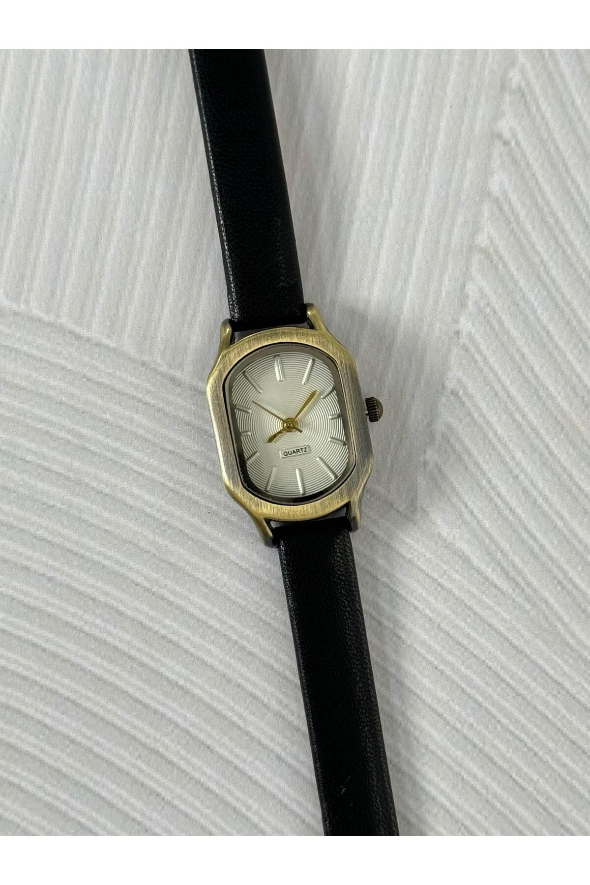 Mia Özel Seri Kadın Oval Kasa Deri Minimal Vintage Yeni Sezon Eskitme Çerçeve Kol Saati Siyah