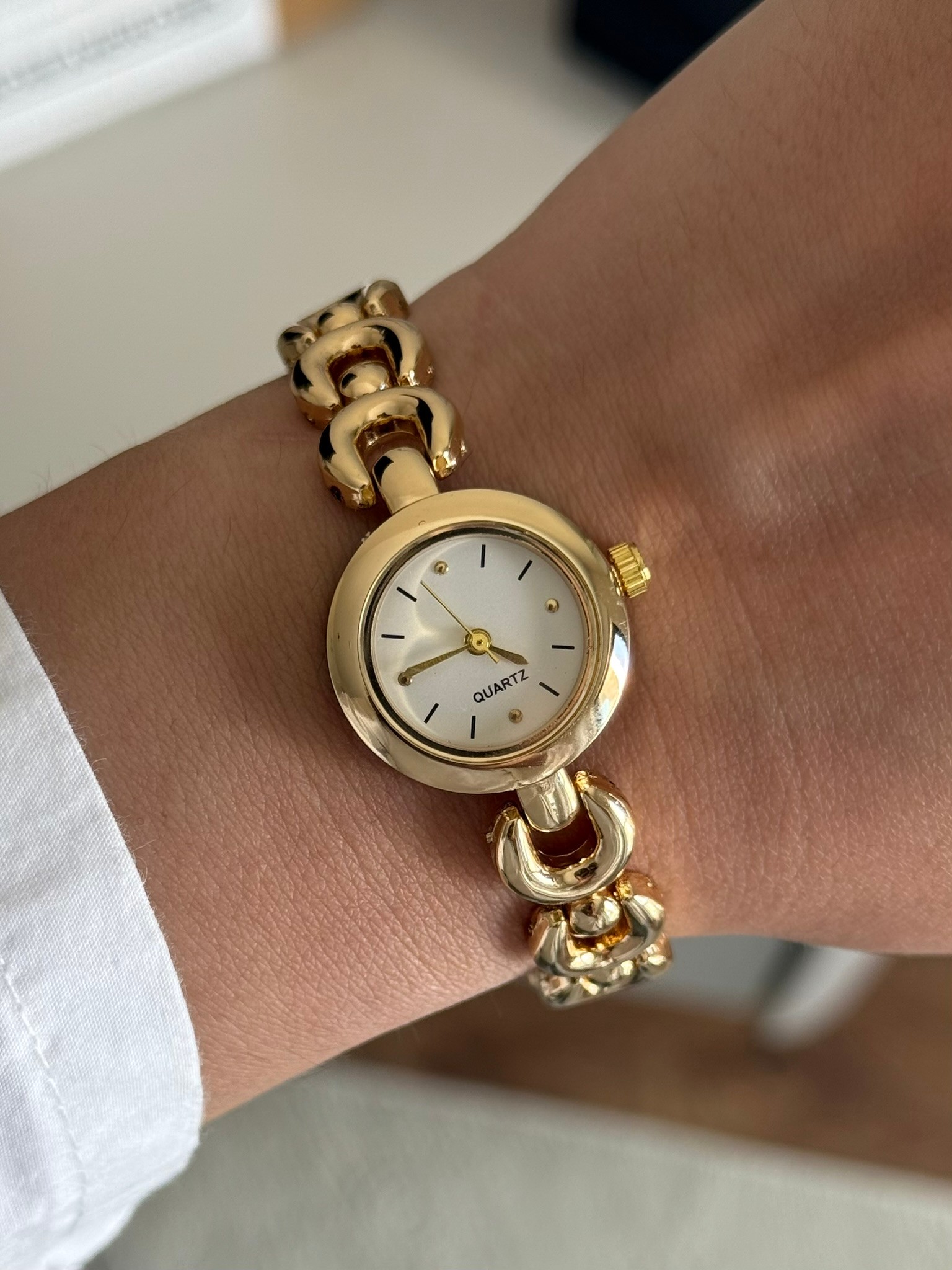 Helix Vintage Model Yeni Sezon Kadın Kol Saati Gold (Beyaz Kadran)