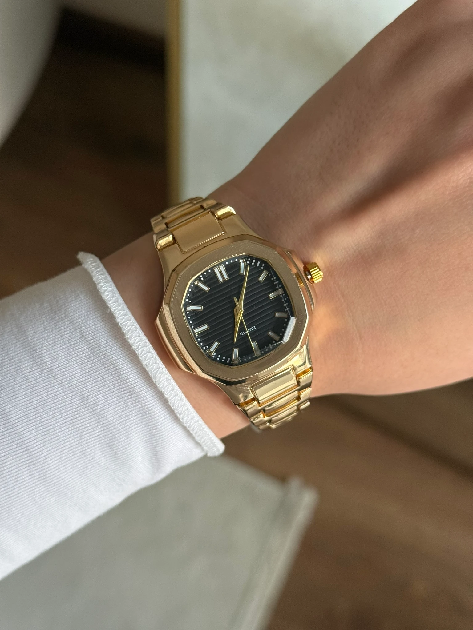 Pantope Muadil Model Kadın Kol Saati - Gold-Siyah Kadran