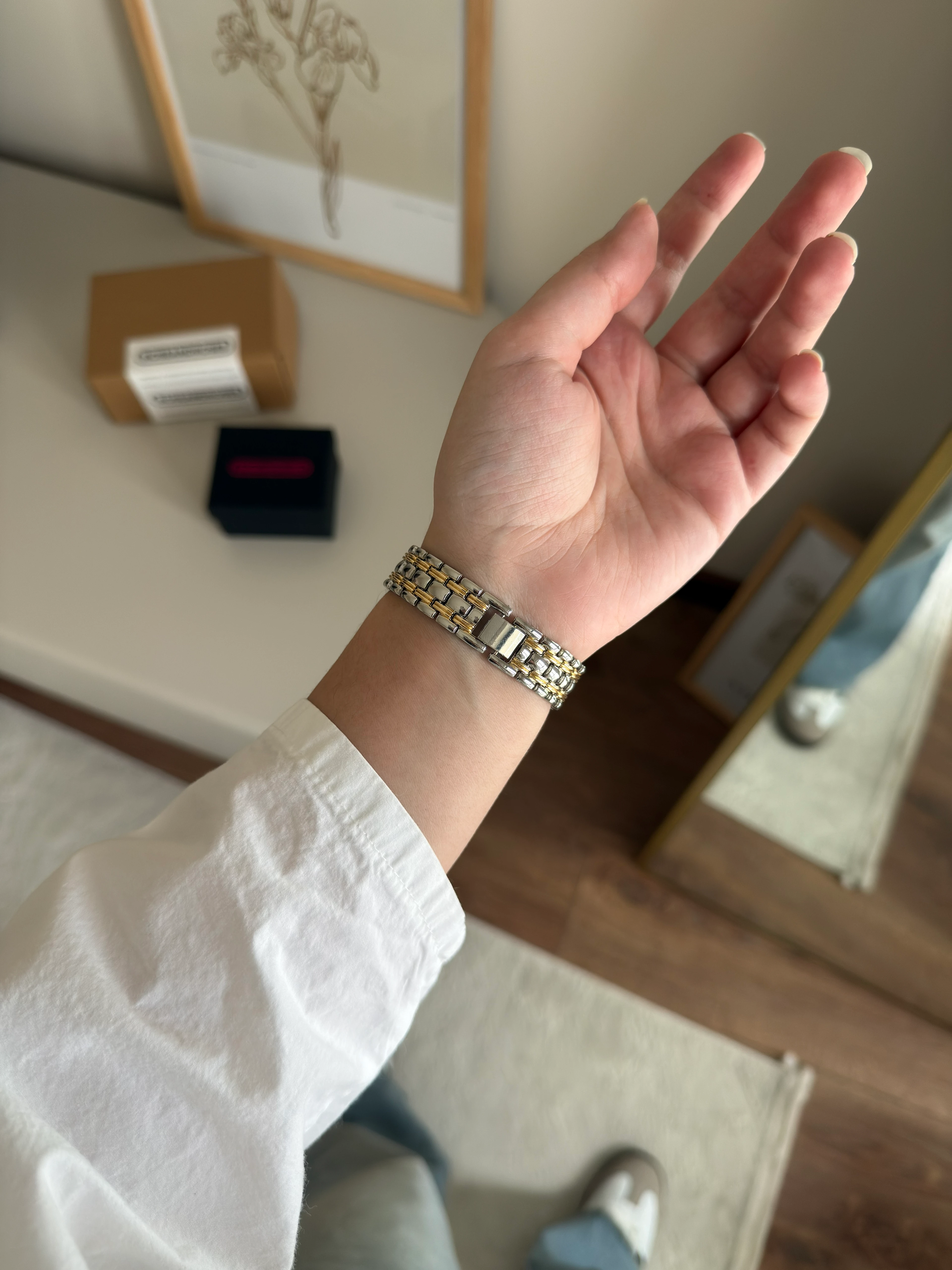 Noriko Basic Tasarım Kadın Kol Saati - Gold-Gümüş/Bordo Kadran