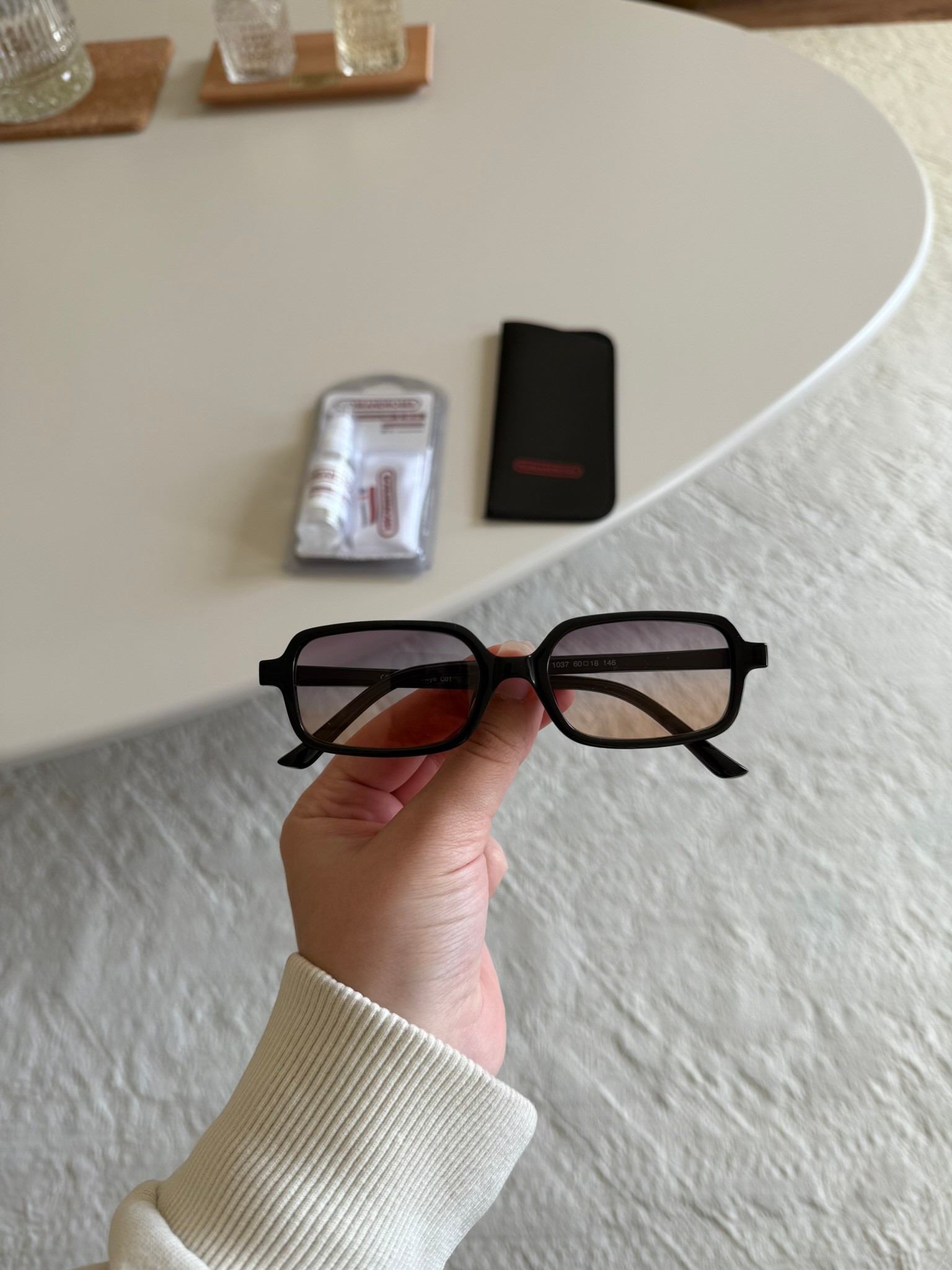 Kate Dörtgen Yeni Sezon Güneş Gözlüğü Siyah Çerçeve Pembe Degrade Cam