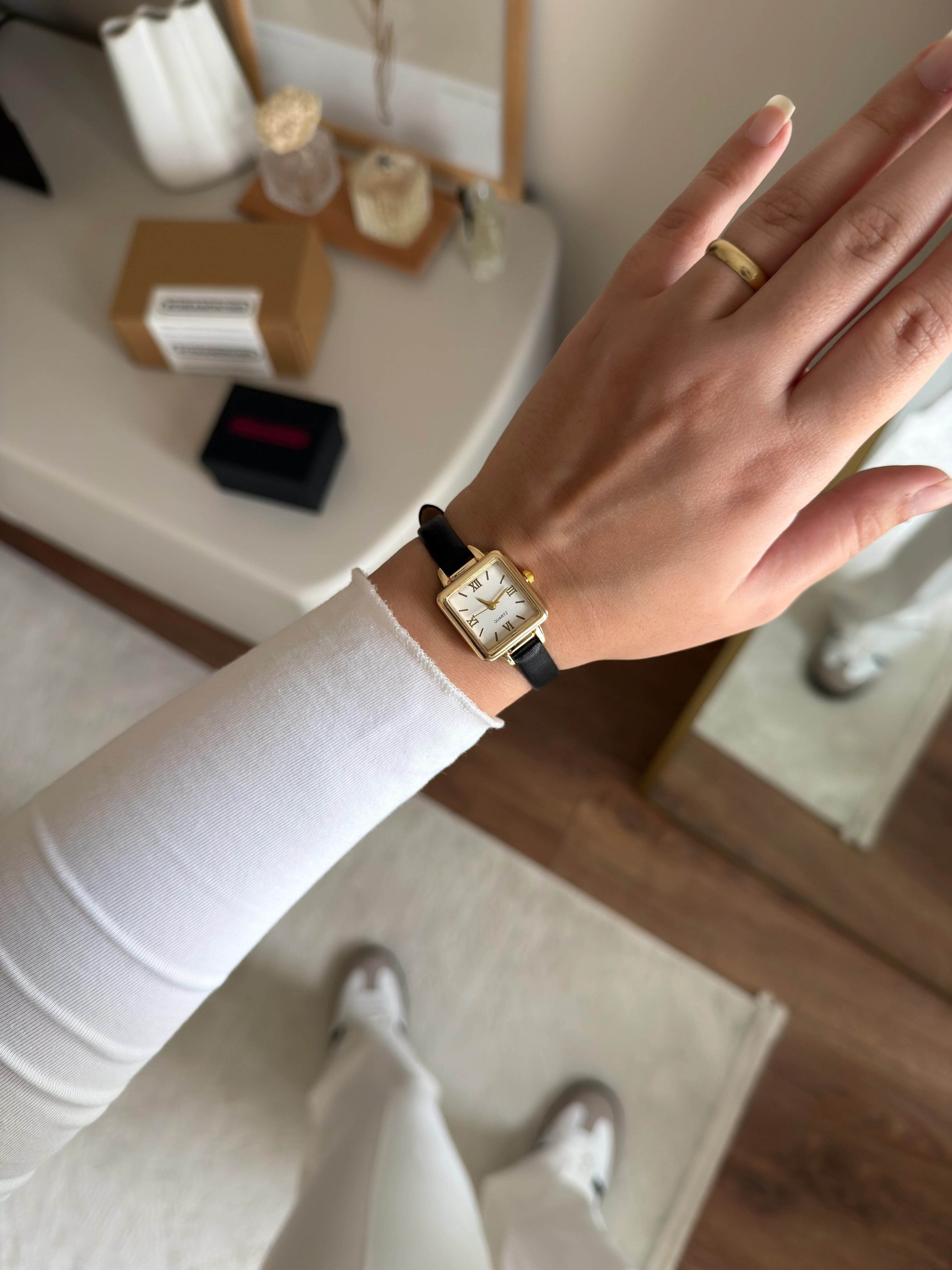 Gaeta Kare Vintage Model Deri Kayış Kadın Kol Saati - Siyah