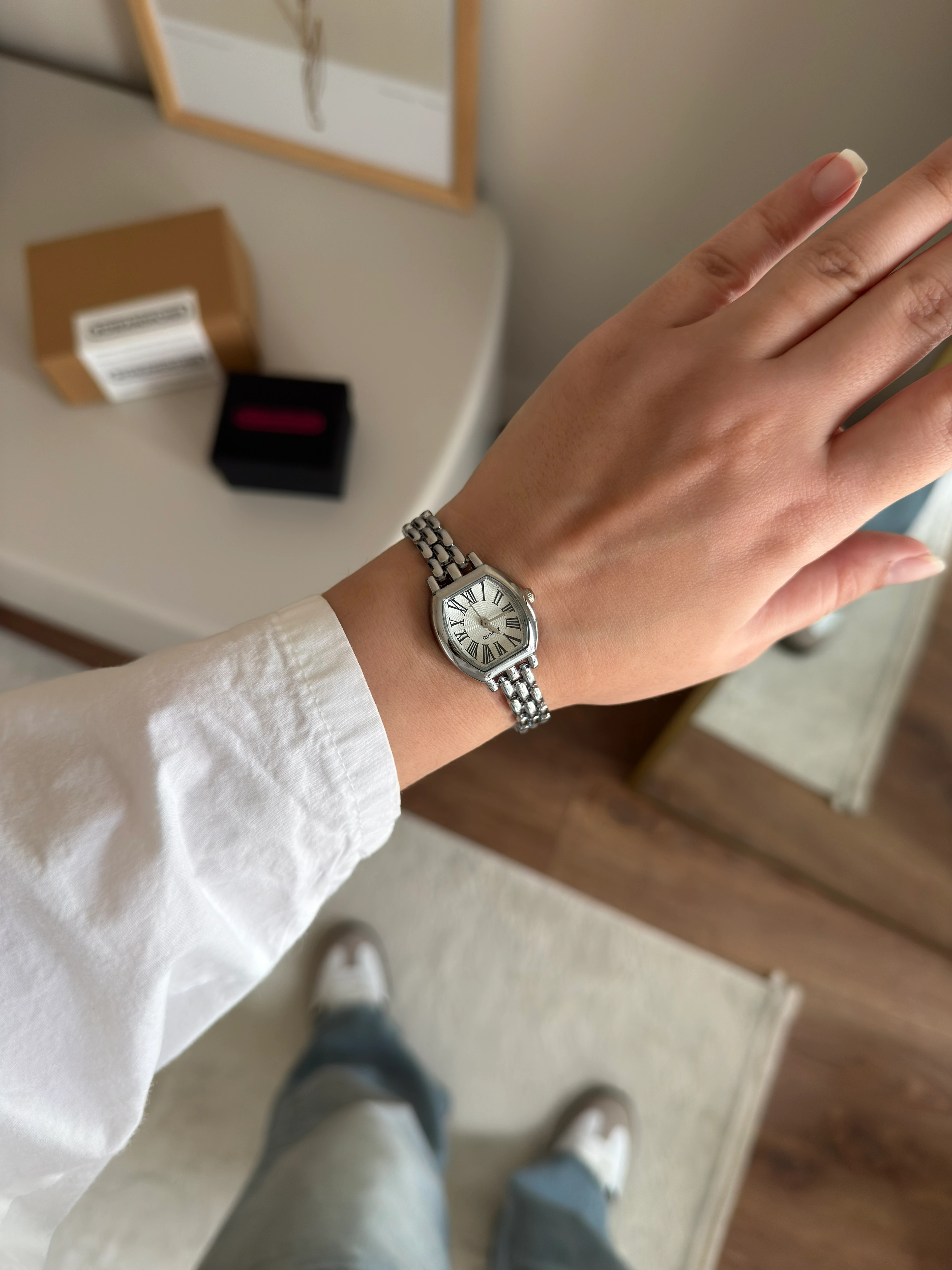 Volenda Vintage Model Kadın Kol Saati - Gümüş-Beyaz Kadran